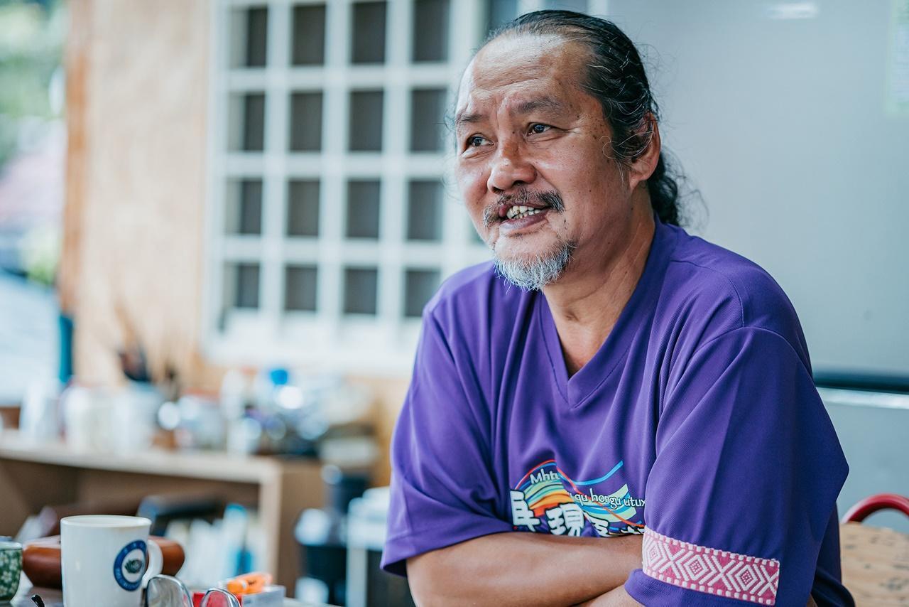 泰雅族的瓦歷斯．諾幹是第9屆台中文學貢獻獎得主，擅長用寫實手法描述鄉土風情，是國內重量級的原住民作家。（原流新創聚落提供）