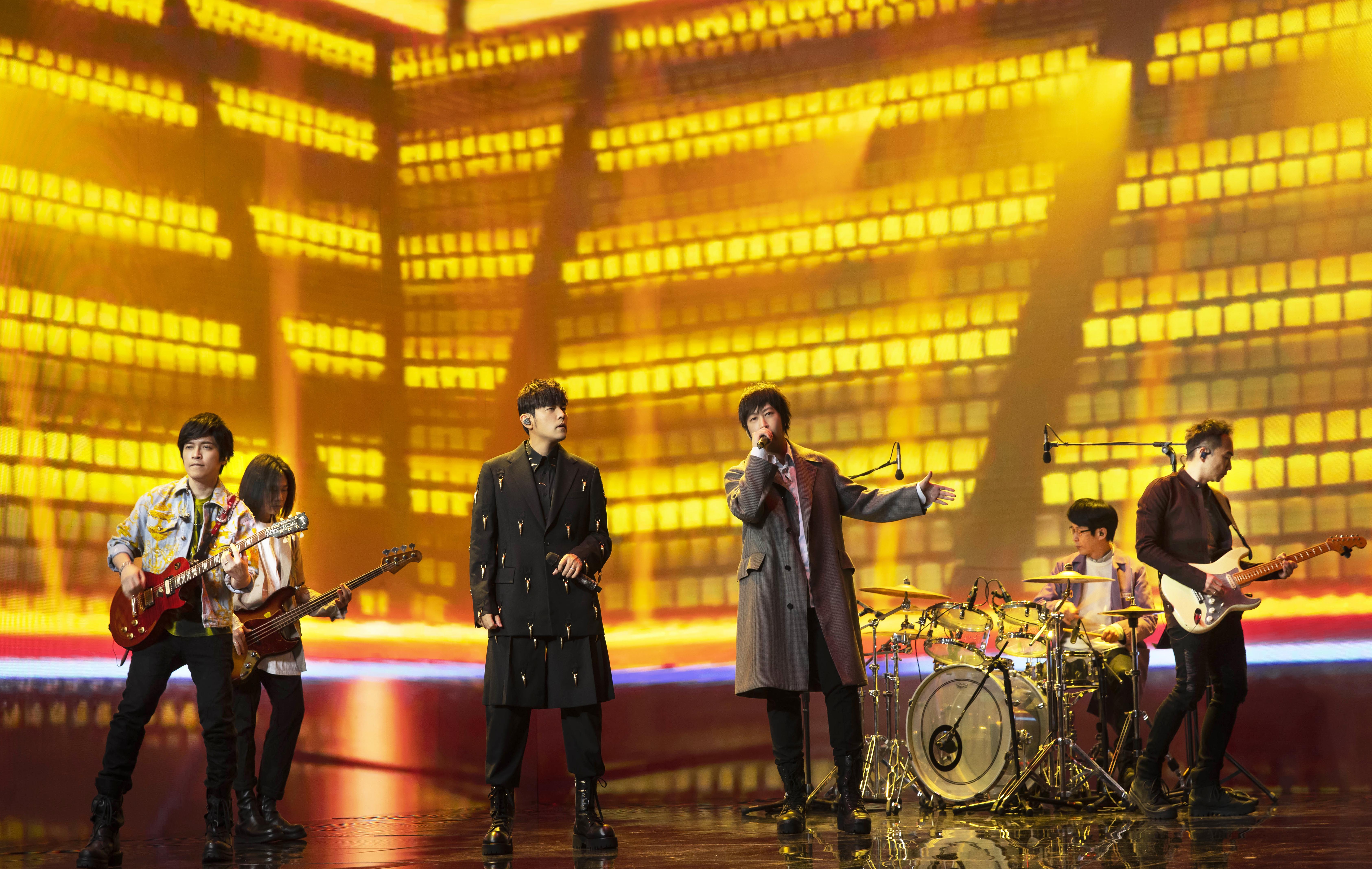 周杰倫笑稱自己是五月天演唱會的「吉祥物」。(相信音樂)