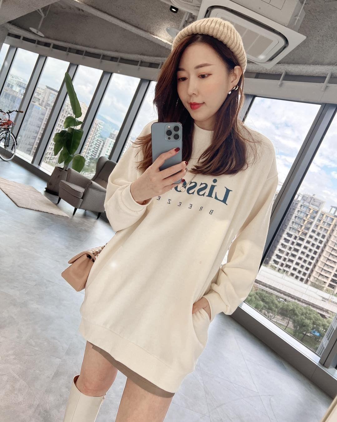 唯品風尚集團CEO、Wstyle創辦人周品均表示:「我們的人生,會過成什麼樣子, 都來自於我們一路上的『選擇』。所以從來就只有自己能對自己負責,早點認清這件事,比什麼都重要。」(翻攝自周品均IG)