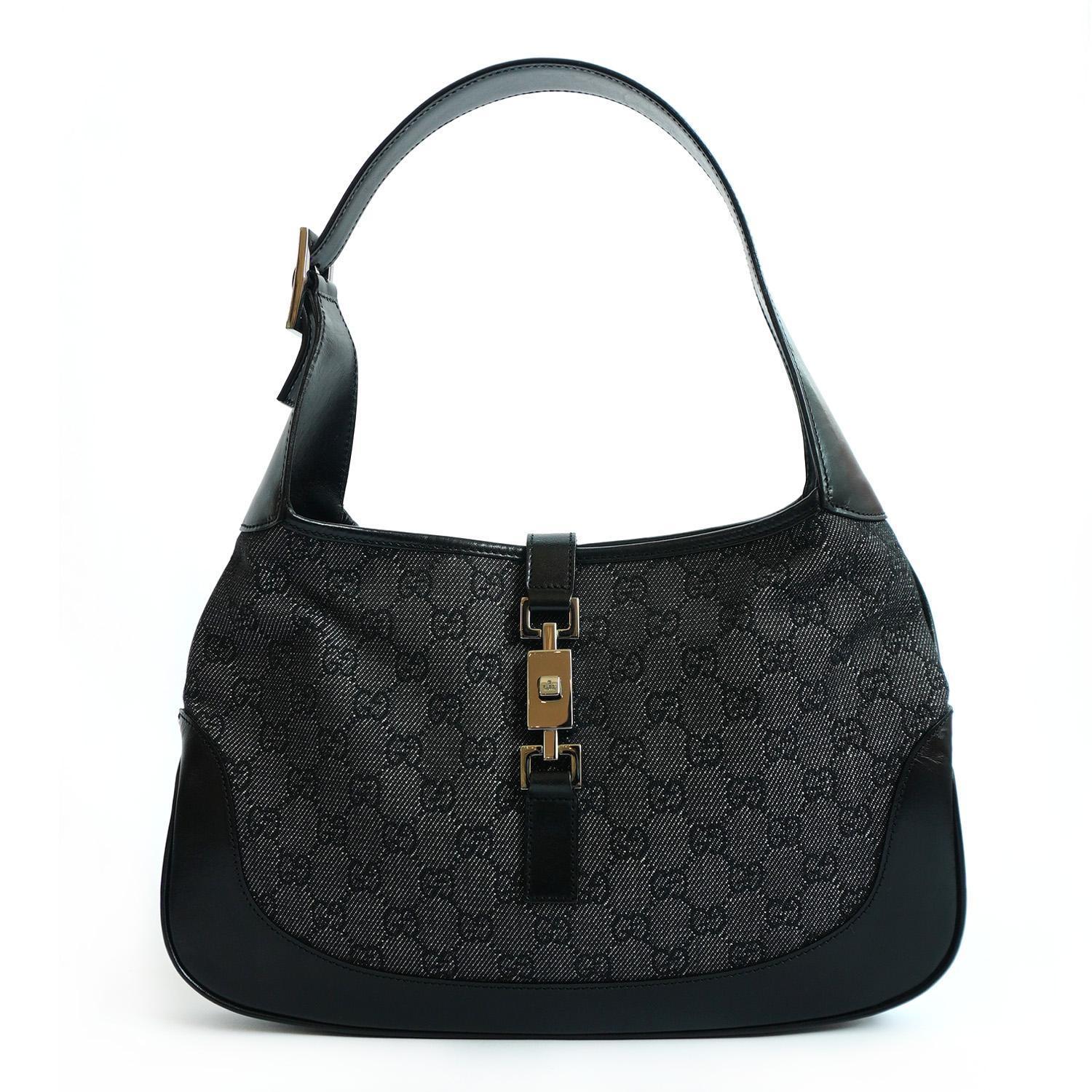 Breeze Vintage專區推出Gucci黑灰布面賈姬包,NT$19,800。(微風精品提供)