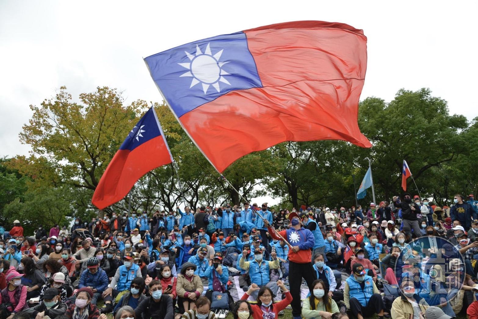 前高雄市長韓國瑜2日在台北市大安森林公園舉辦新書見面會，千上萬名韓粉重現韓流盛況。