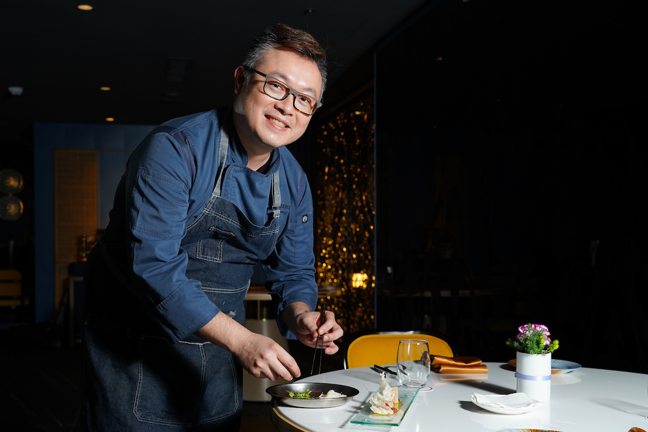 餐飲顧問張虔茂（Jimmy）曾在美國米其林餐廳工作，他以法式料理為底，為PAVO打造輕鬆快意的下酒菜。