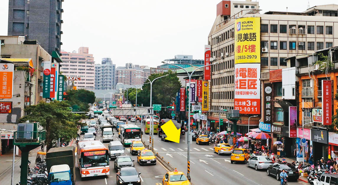 朱武獻希望透過嚴雋泰人脈，取得市值3億元的北市士林區精華土地（箭頭處），再以公共設施保留地名義作為建案容積移轉，最後因土地變更不成，計畫告吹。