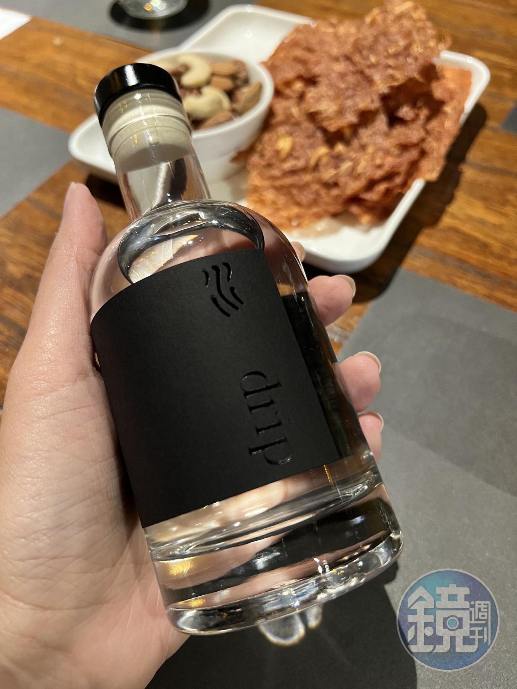 20.8%酒精度的drip工藝麥芽蒸餾酒,輕鬆易飲。