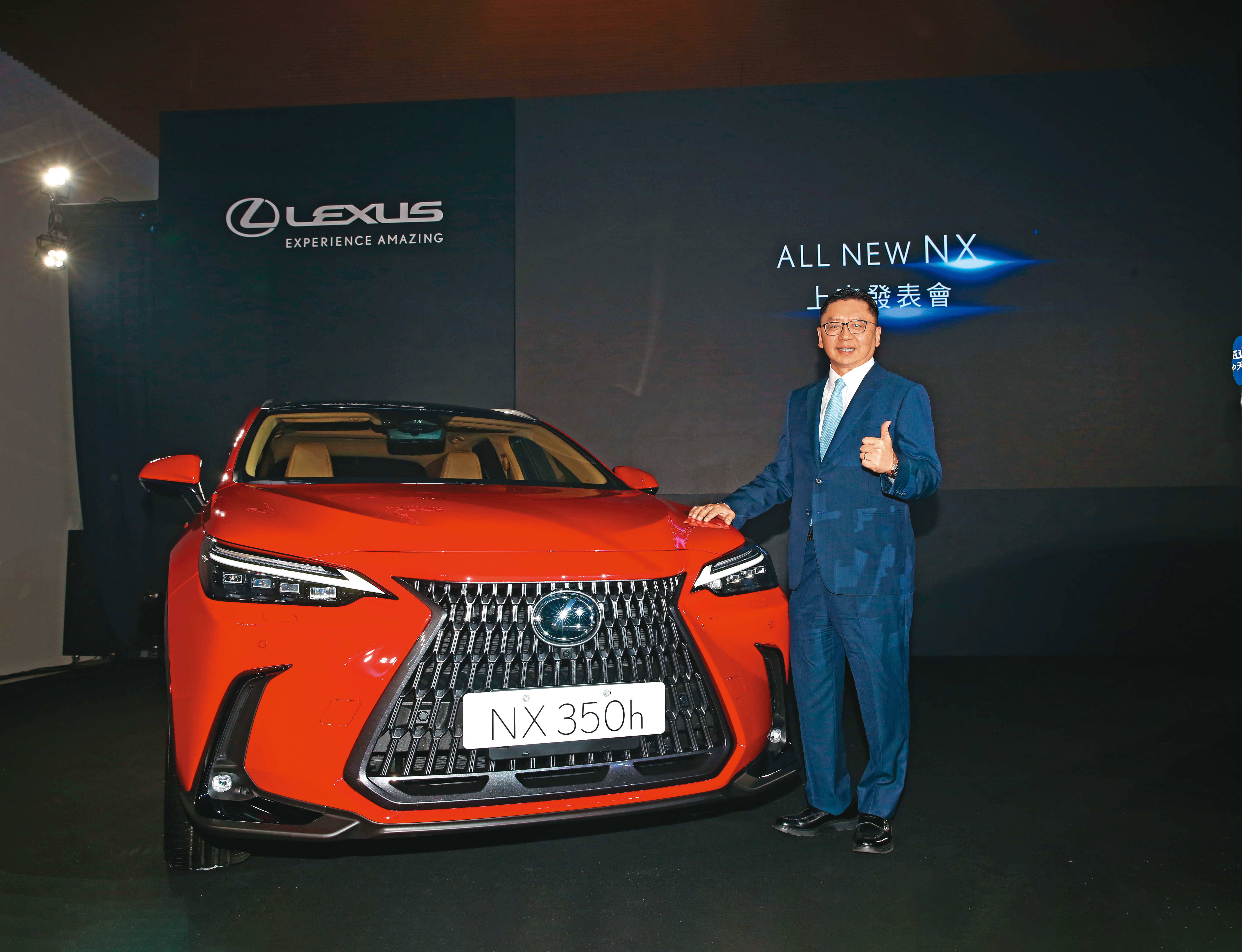 和泰車日前發表全新豪華休旅神車LEXUS NX,蘇純興矢言要從德國賓士手中搶回豪華車王座。
