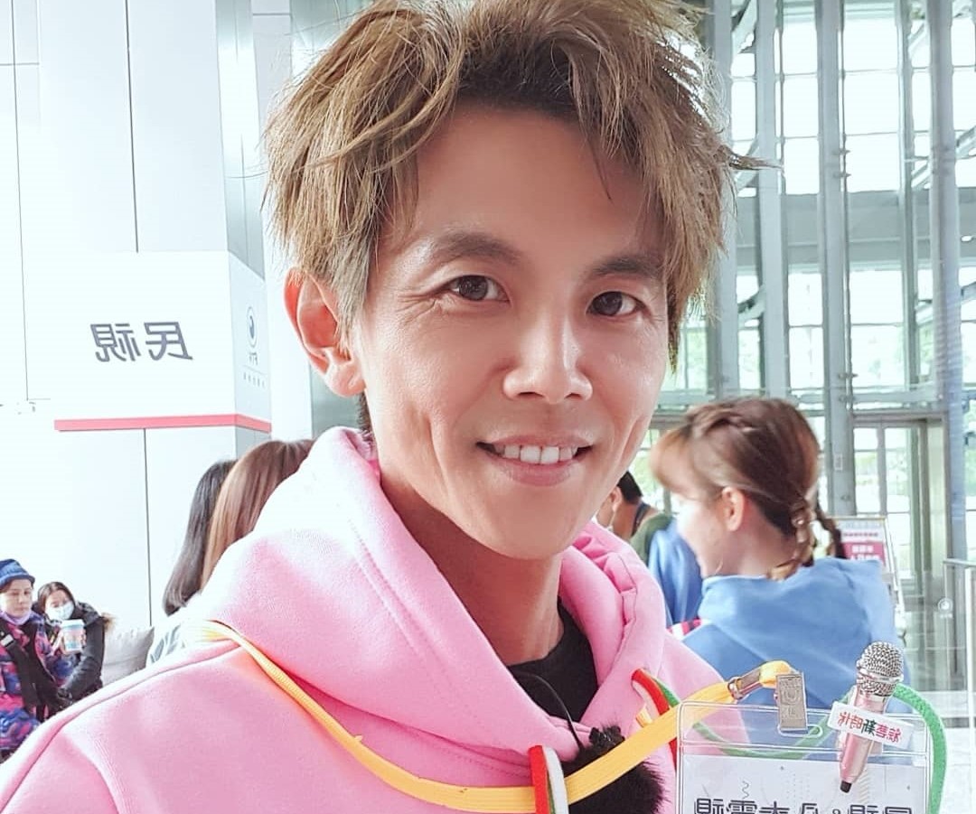 阿翔與謝忻被直擊唯美車吻,阿翔公開道歉後暫停工作自省。(翻攝自阿翔IG)