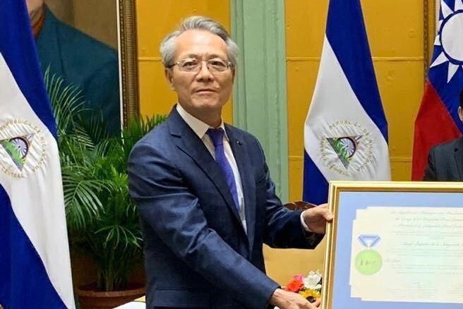 前駐尼大使吳進木竟在斷交後立刻取得尼國國籍，遭疑有叛國嫌疑。（翻攝自外交部官網）