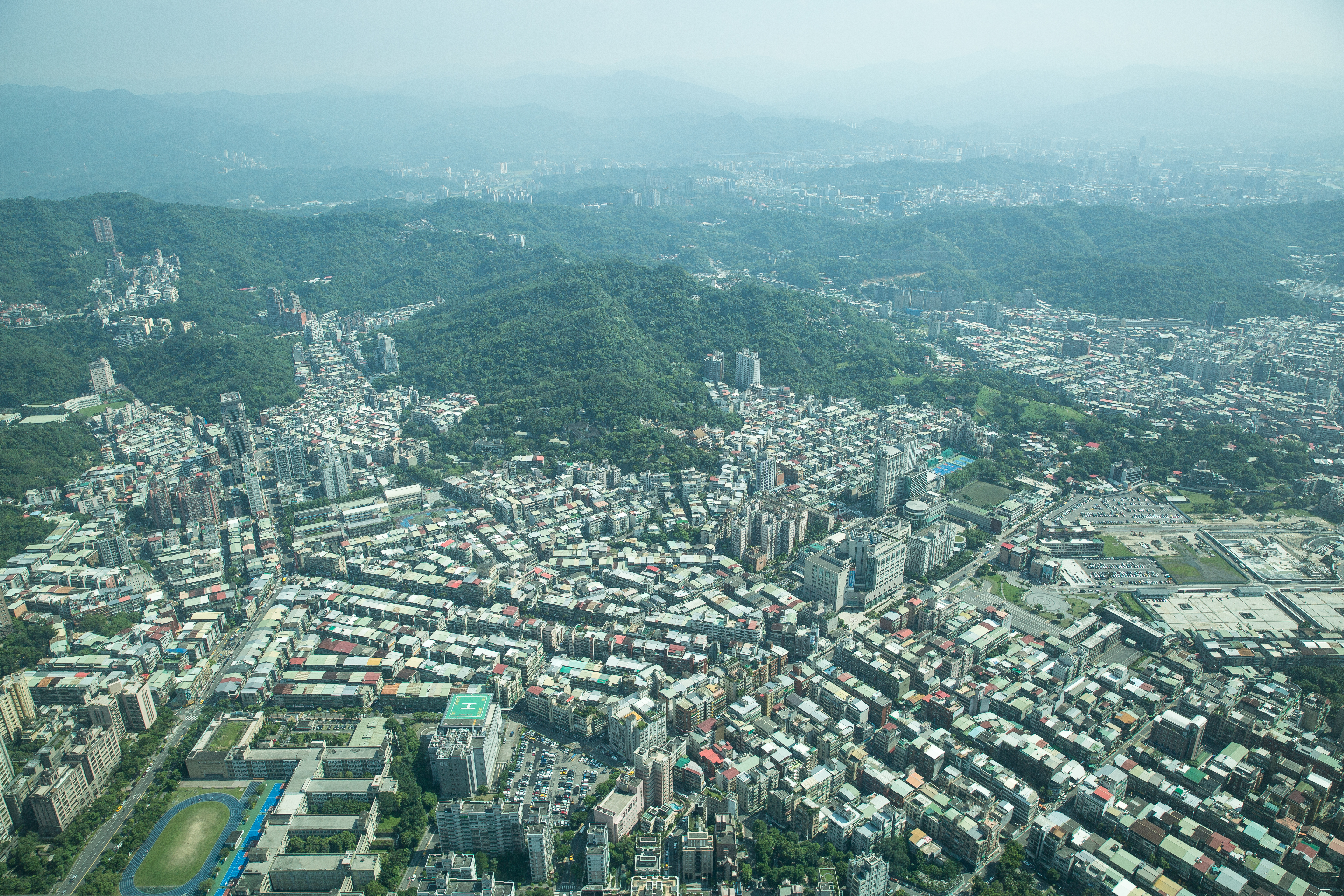 鄭明典指出，台北市因為盆地的場址效應，才讓這次地震的震度測到4級以上。