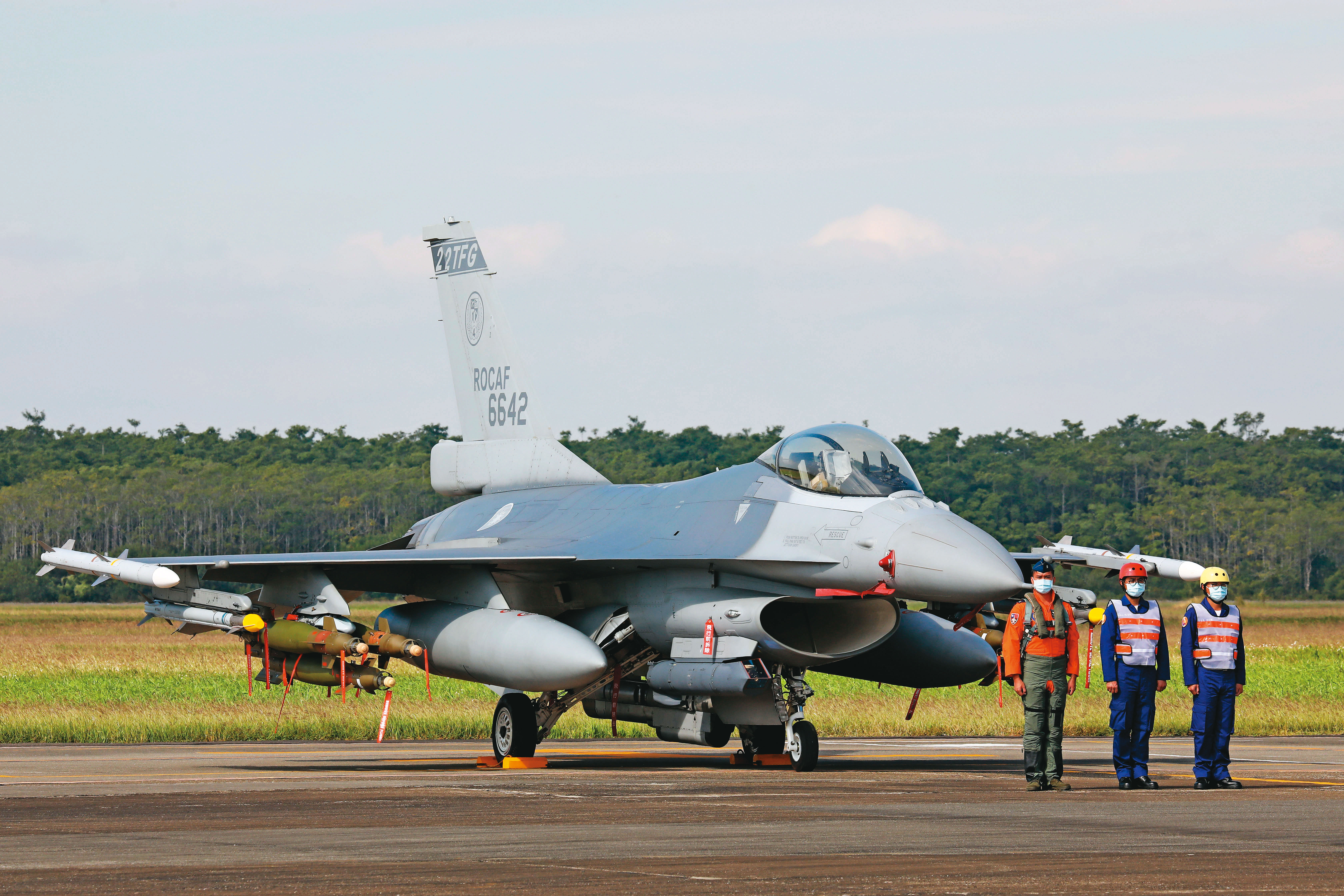 空軍將141架F-16A/B戰機升級為F-16V，但通訊系統標案卻傳出弊端。