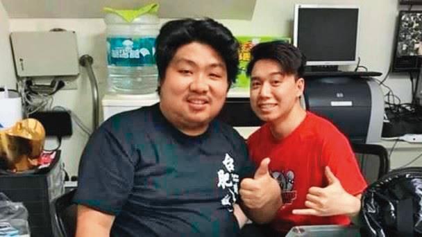 統神（左）與Toyz（右）因對打手遊而反目成仇。（翻攝自亞洲統神臉書）