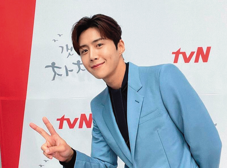 金宣虎因為爆料先被貼渣男標籤，結果後來女方遭到抓包說謊、形象反轉。（翻攝金宣虎IG）