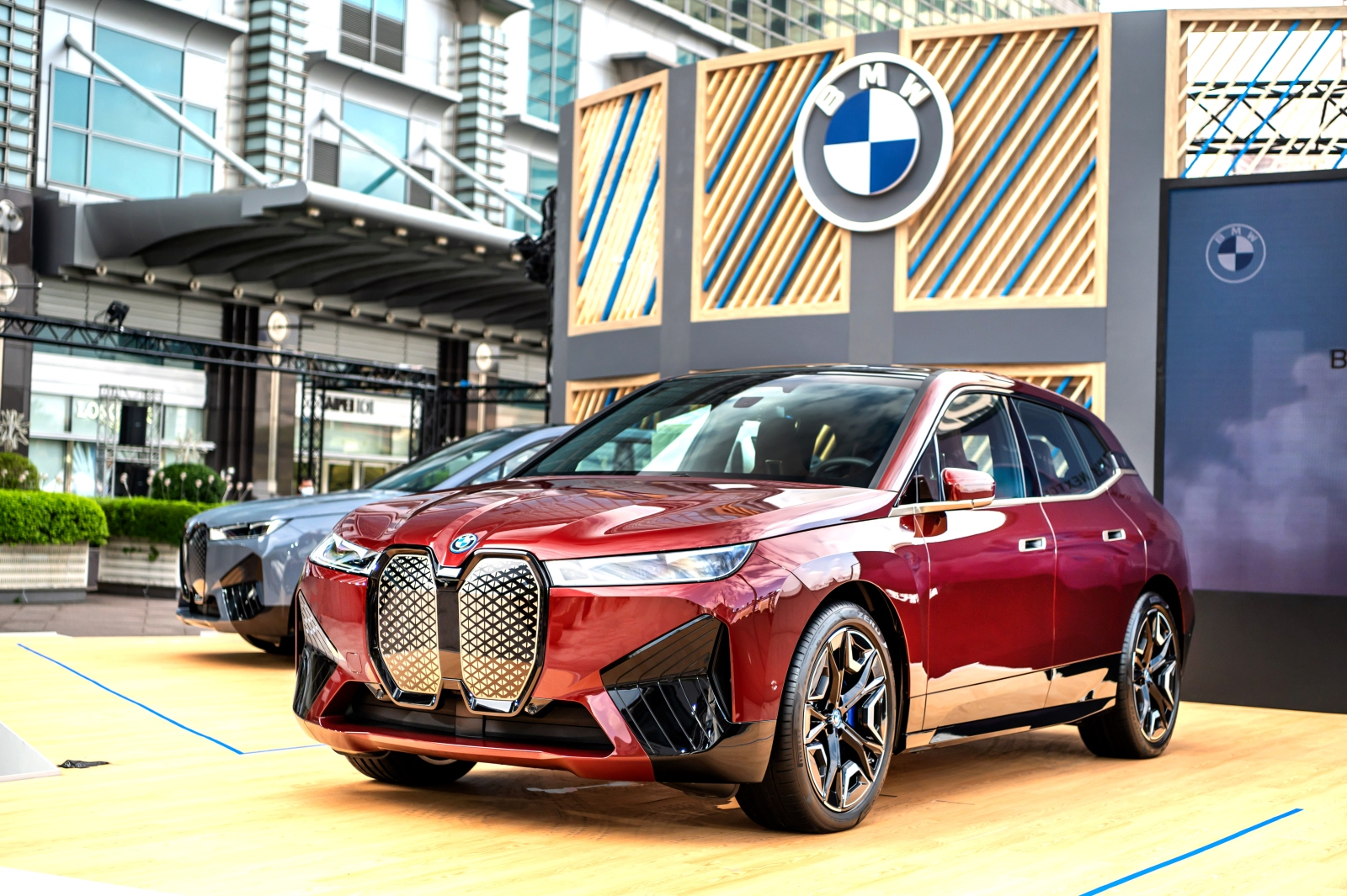 【新車登場】移動新風貌！BMW iX純電旗艦休旅