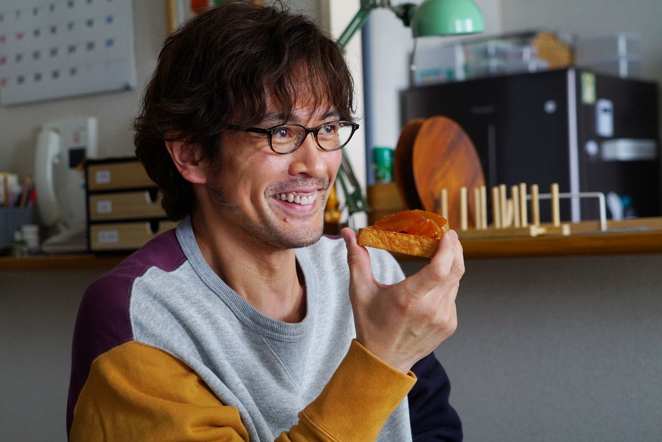 內野聖陽（圖）喜歡西島秀俊吃醋的樣子。（車庫娛樂提供）