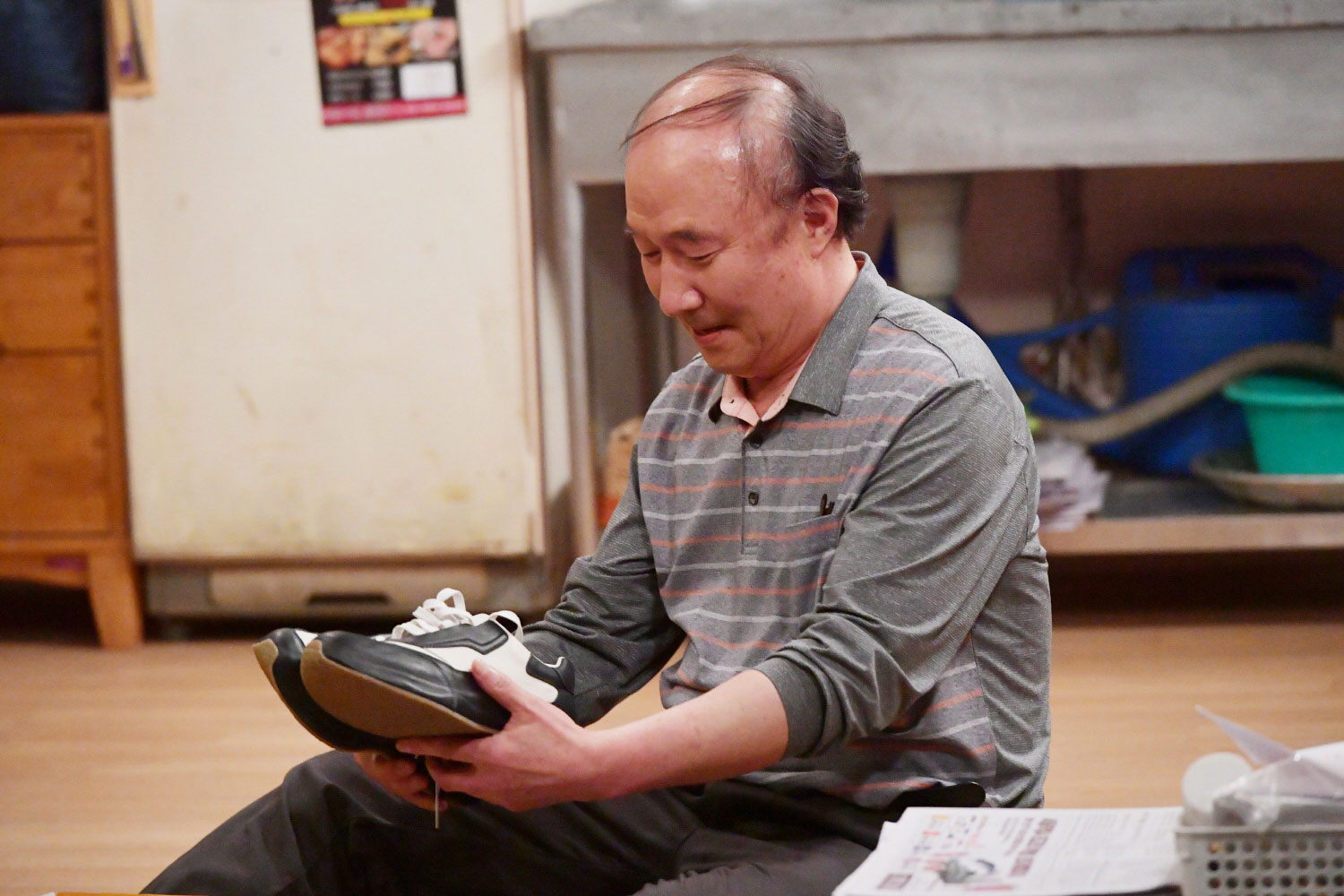 資深韓星尹柱相演出多部受歡迎韓劇，他在《老爸冤家光姐妹》飾演性格苛刻又經常端著架子死要面子的老爸。（龍華偶像台提供）