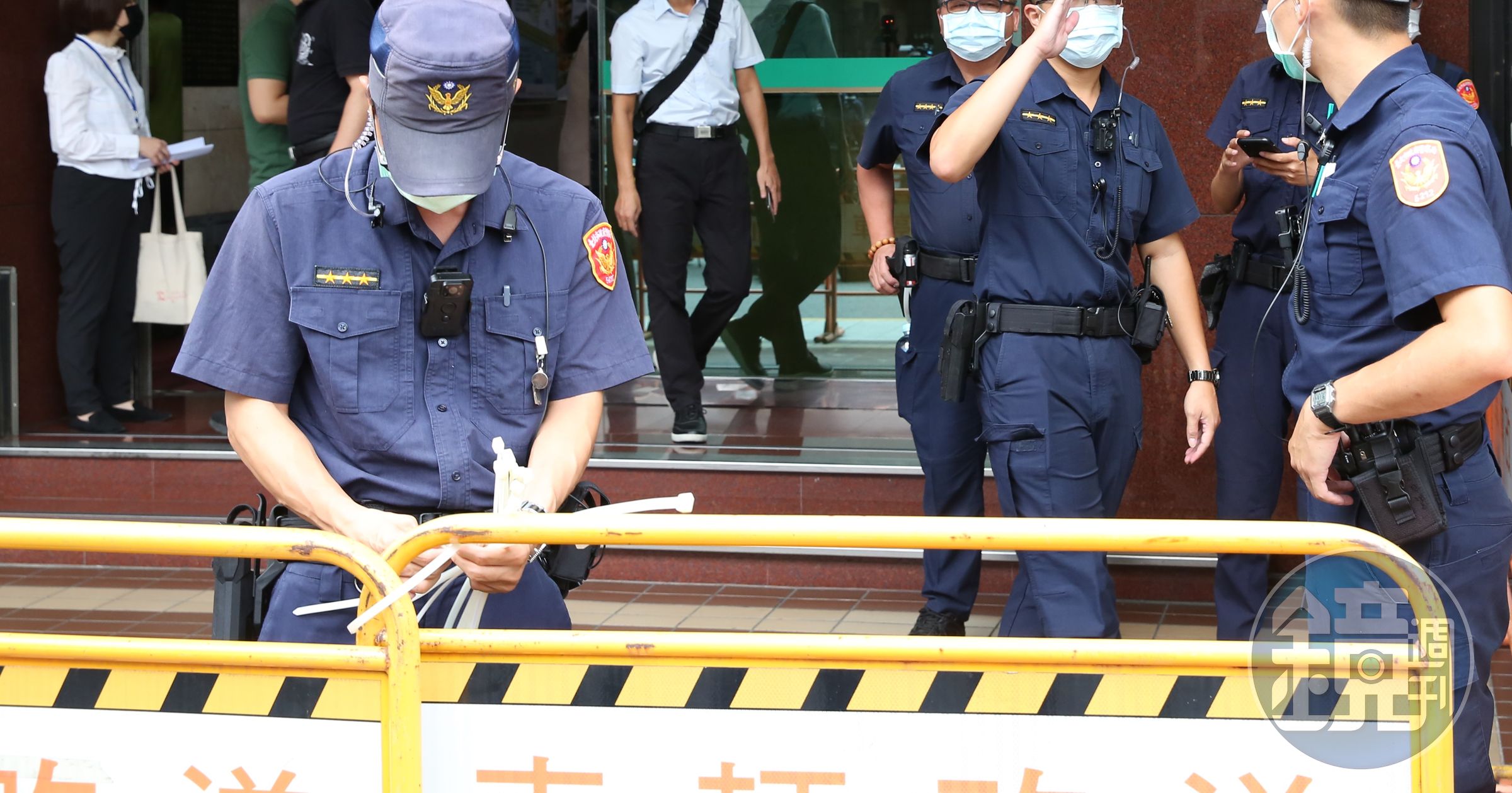 台男一名25歲蕭男冒用真實警察「警章編號」拍不雅片，震驚警界。示意圖，非當事者。（資料照）