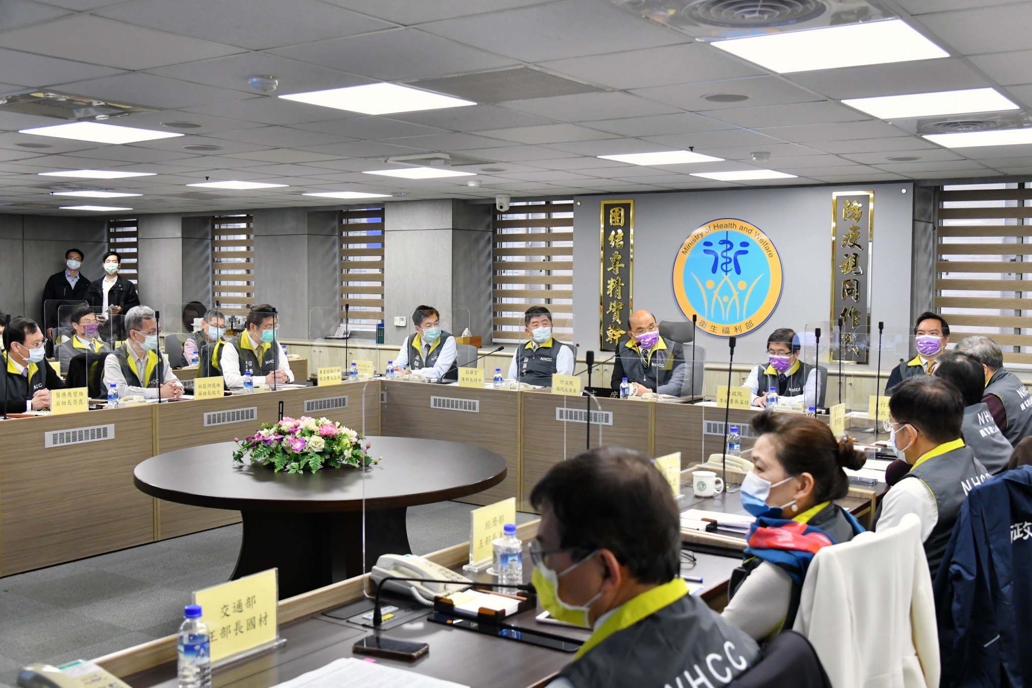 行政院長蘇貞昌喊話國人盡快施打疫苗。（行政院提供）