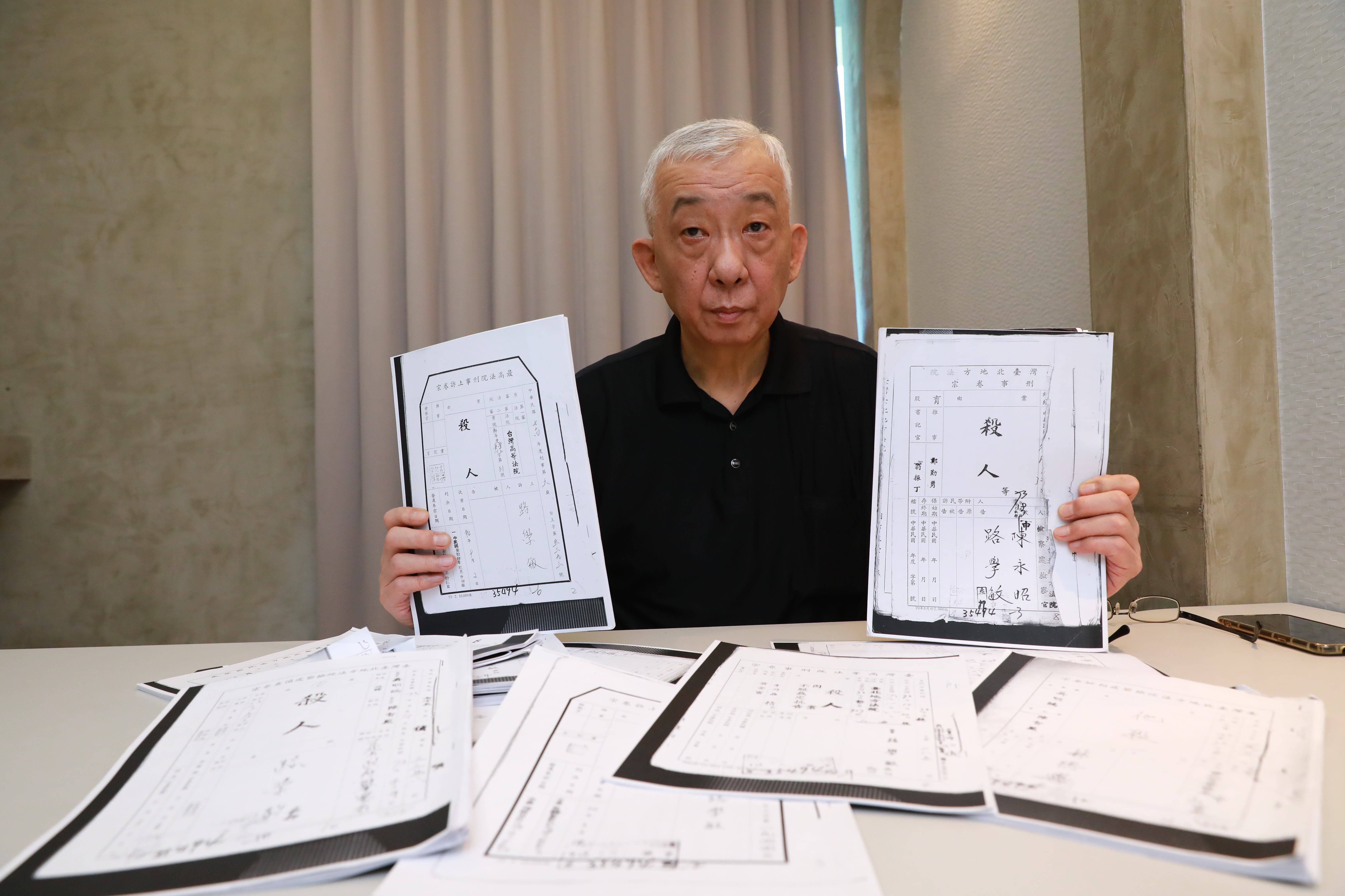 路學敏去年4月帶者資料向本刊投訴，要為自己的冤獄平反，但他還沒成功，已在去年12月過世。