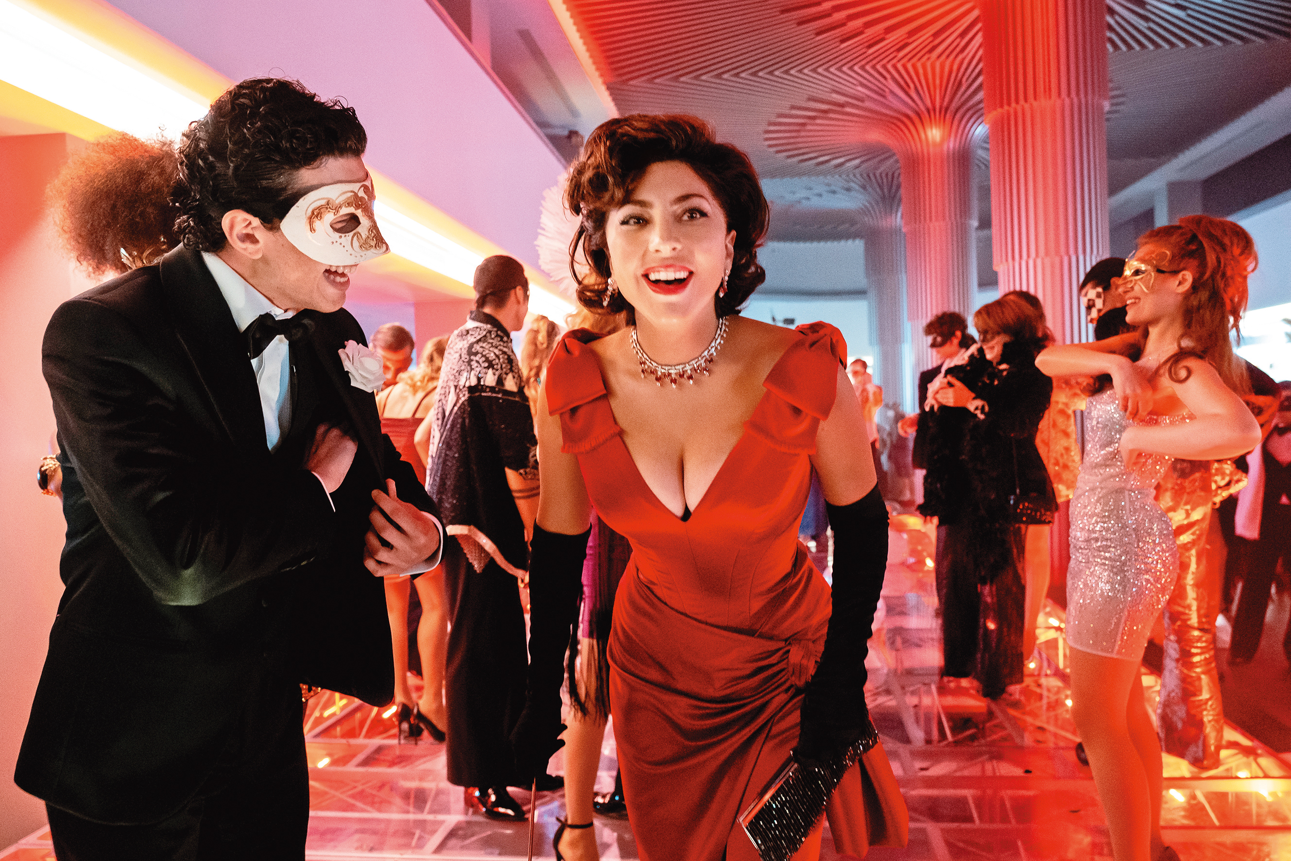 女神卡卡演活作風強勢又野心勃勃的派翠吉雅雷吉亞尼，連失心瘋的狀態都詮釋到位。（UIP提供）