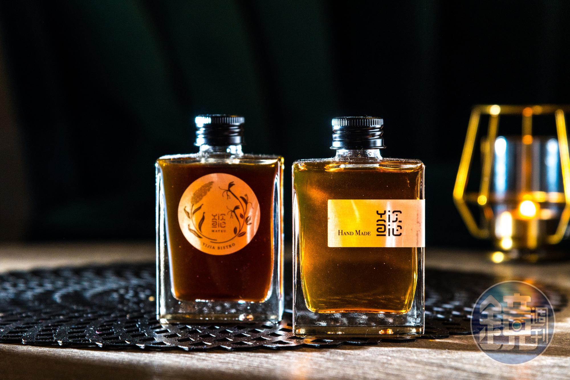 老闆家祖傳私釀的「懿家家釀香水老酒」,左右色澤差異為年份不同。(250元/瓶)
