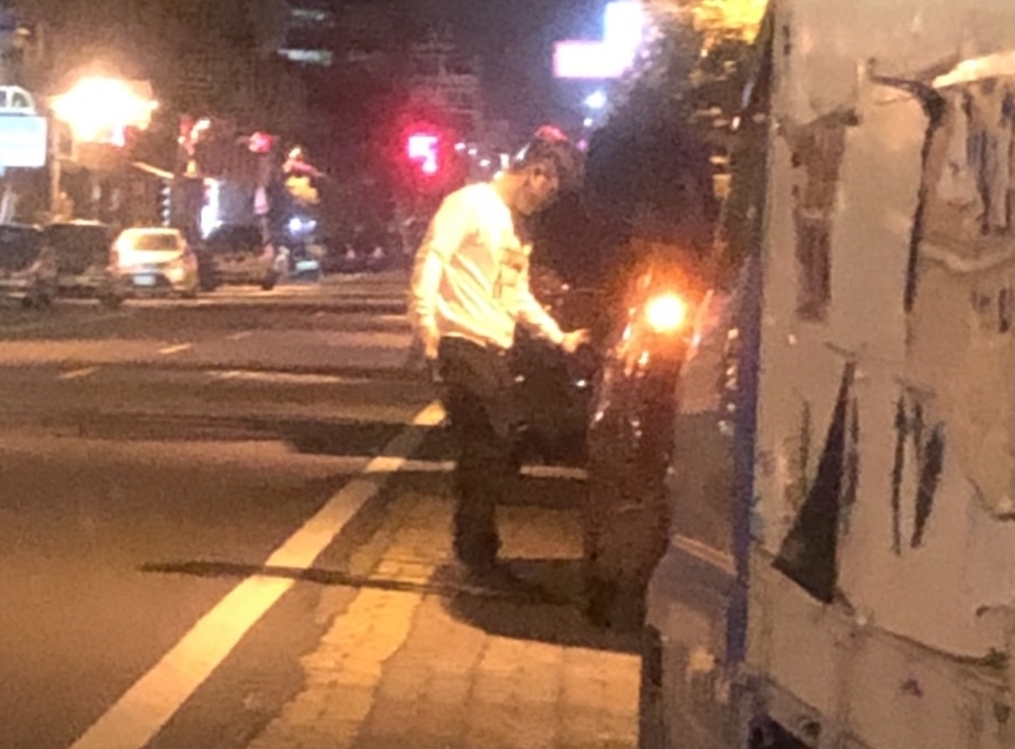 Y小姐指控，何姓士官陸續拿走400萬元說是要投資，還要求Y女跟他發生性關係。（讀者提供）