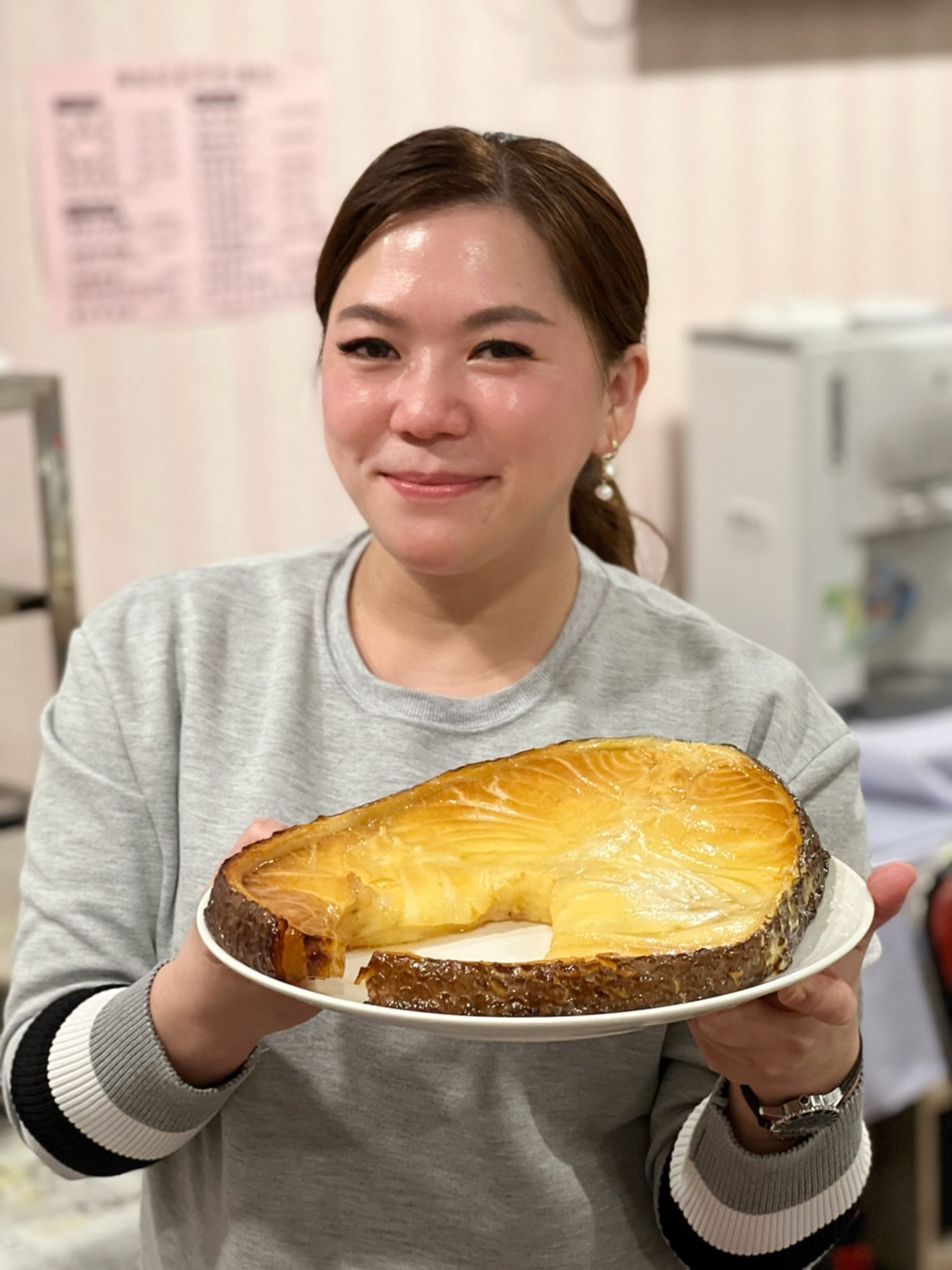 「煙燻圓鱈」不止尺寸驚人，味道更是好到讓我回味至今。（15,000元桌菜菜色）