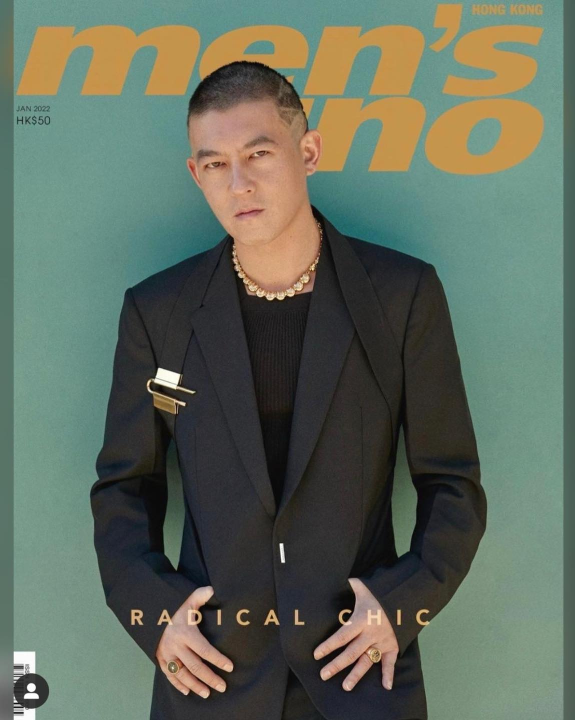 陳冠希身著法國名牌GIVENCHY西裝,登上香港時尚雜誌《men's uno》封面。(翻攝自鳳梨吳泓逸臉書)