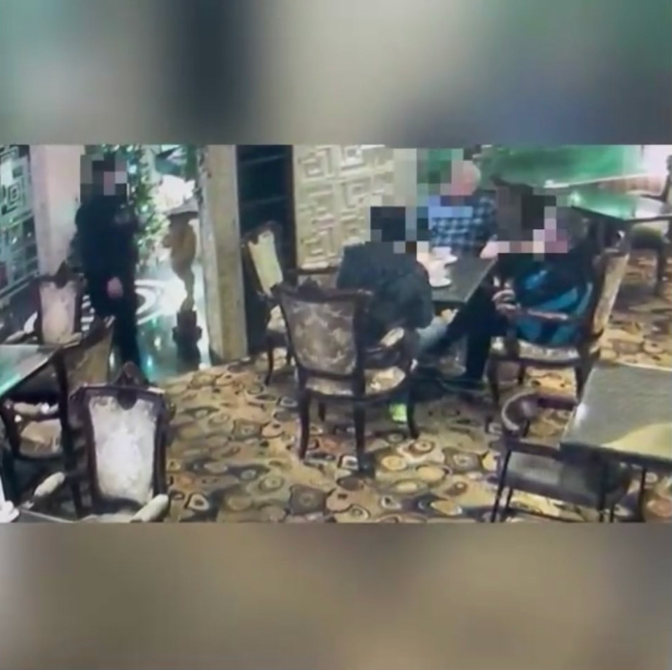 警方返回西餐廳查訪，發現陳男等人還在餐廳內等候王男消息。（警方提供）