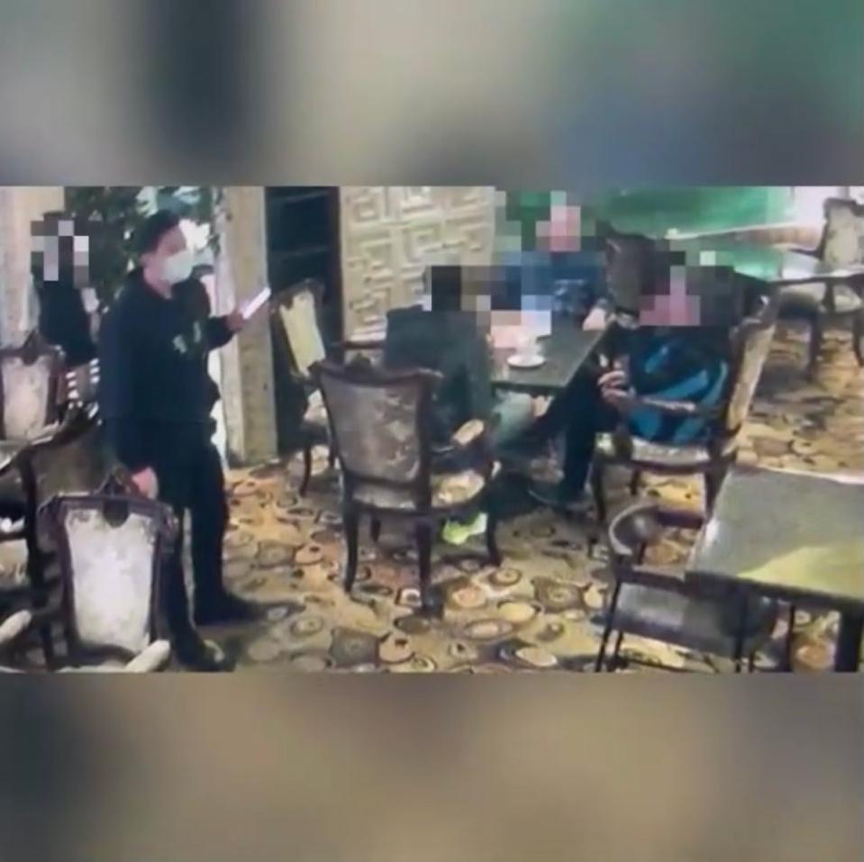 陳男等人見驚動警方，事後才將池男帶回。（警方提供）