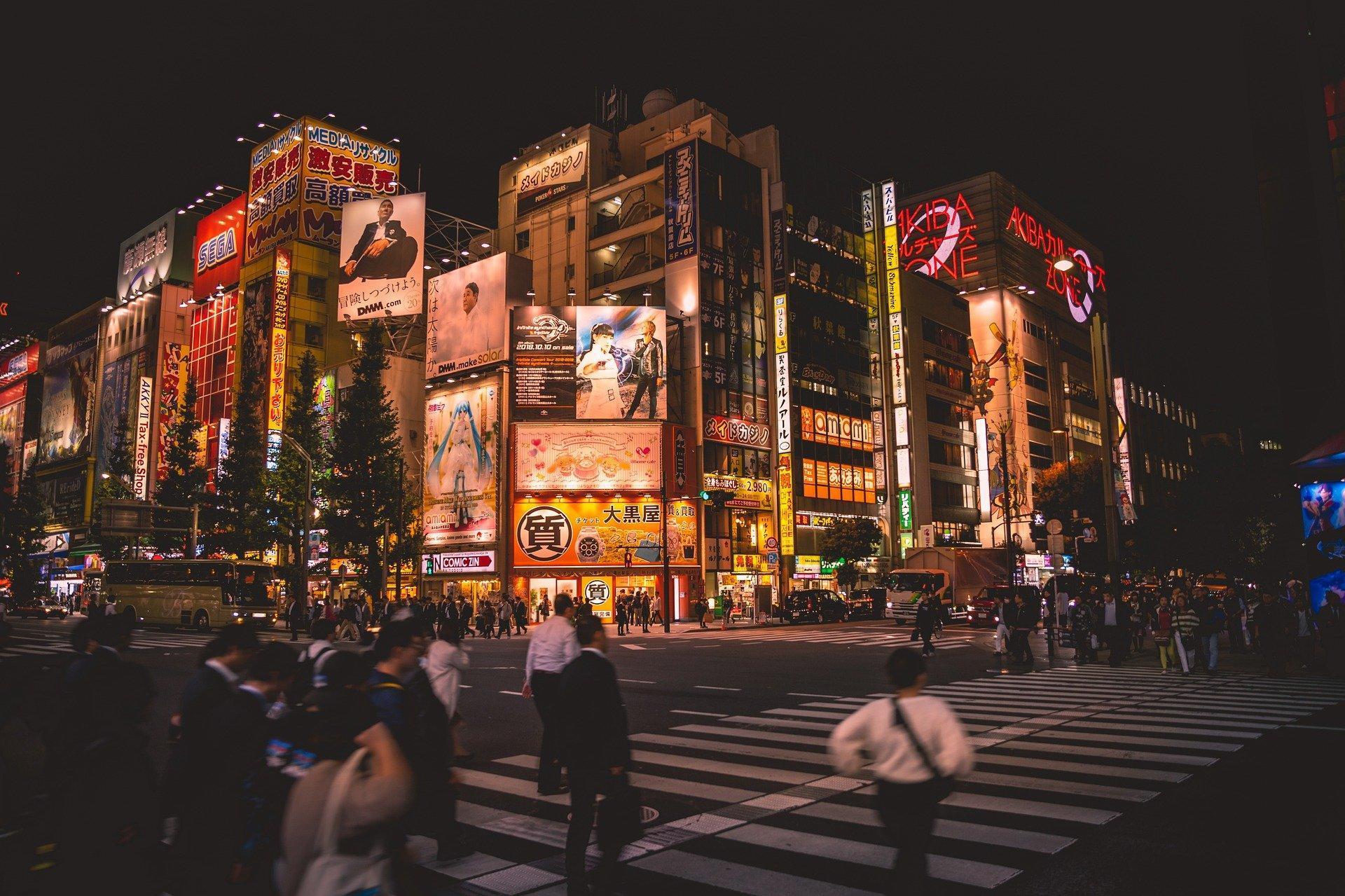 日本近期疫情急速升溫,又以Omicron變異株入侵成為迅速傳播原因之一。(pixabay/攝影師:ANTHR_Photoblog)