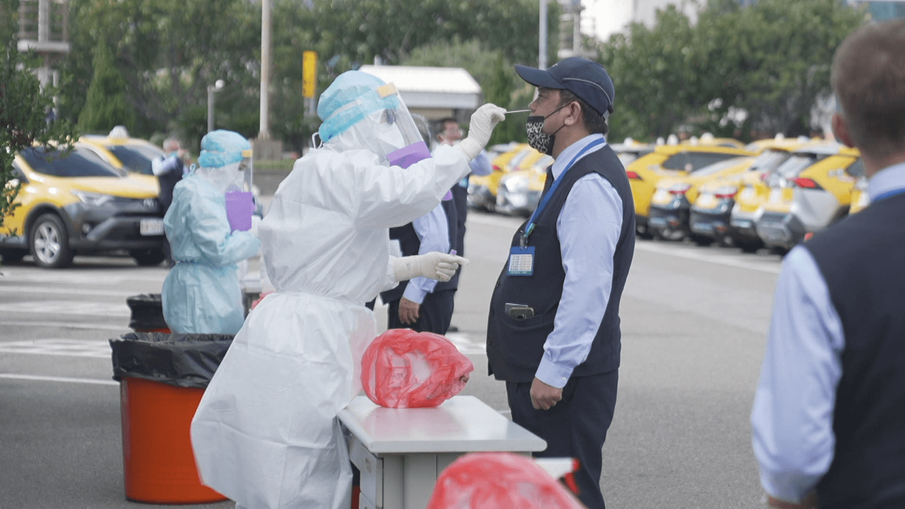 國內本土疫情再起，各界不敢掉以輕心。