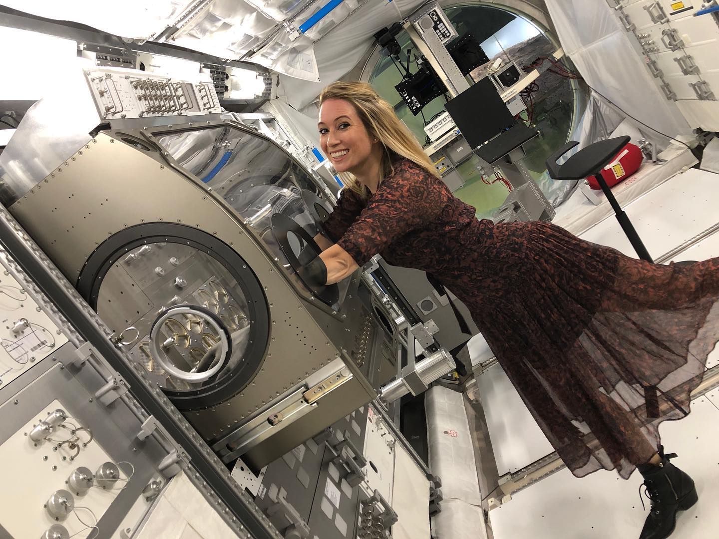 英國天文學家莎拉克魯斯斷言，人類將於未來20年內尋獲外星生命。（翻攝Sarah Cruddas Facebook）