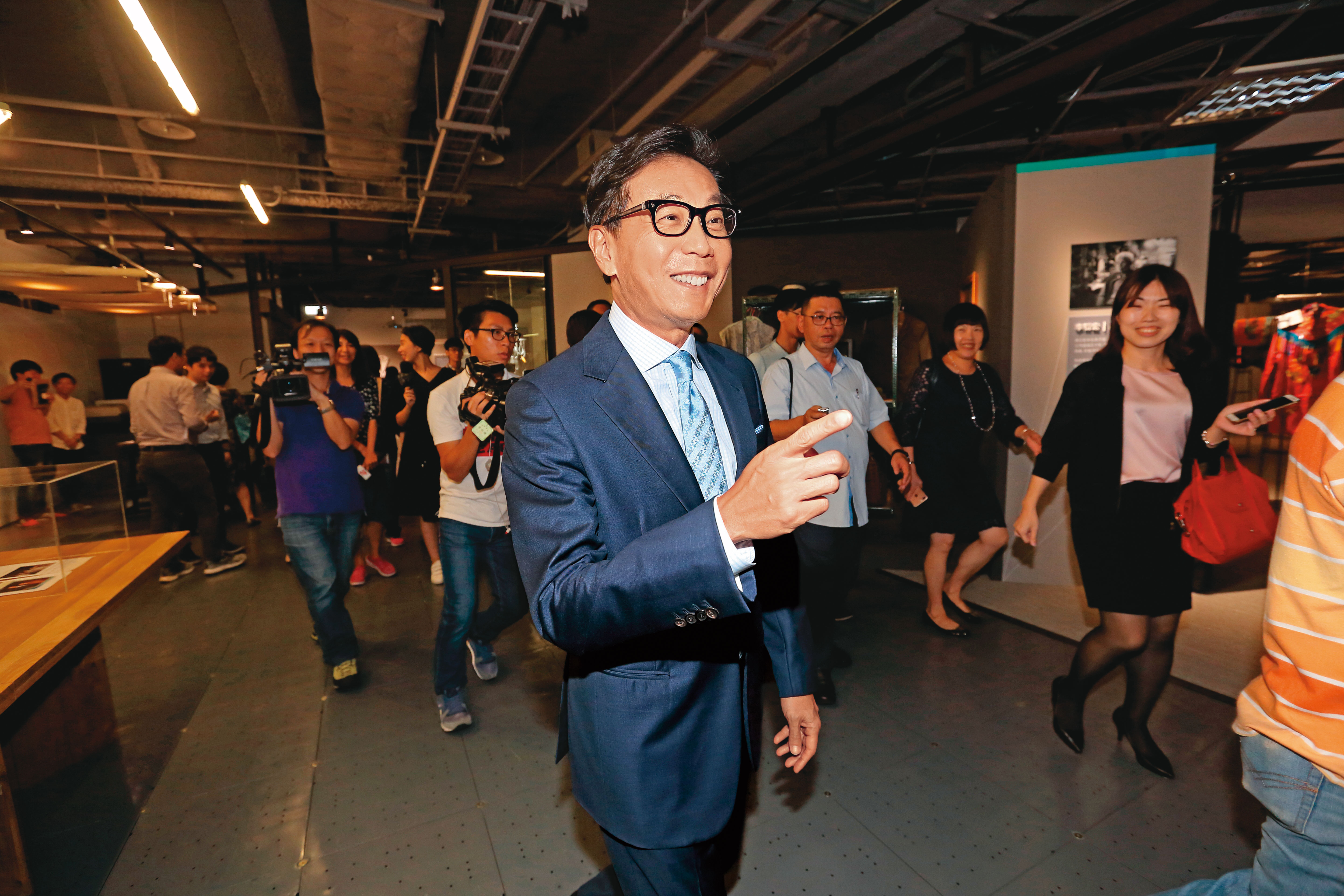 台灣大董事長蔡明忠為搶先卡位5G布局,去年底以換股方式拿下台灣之星。