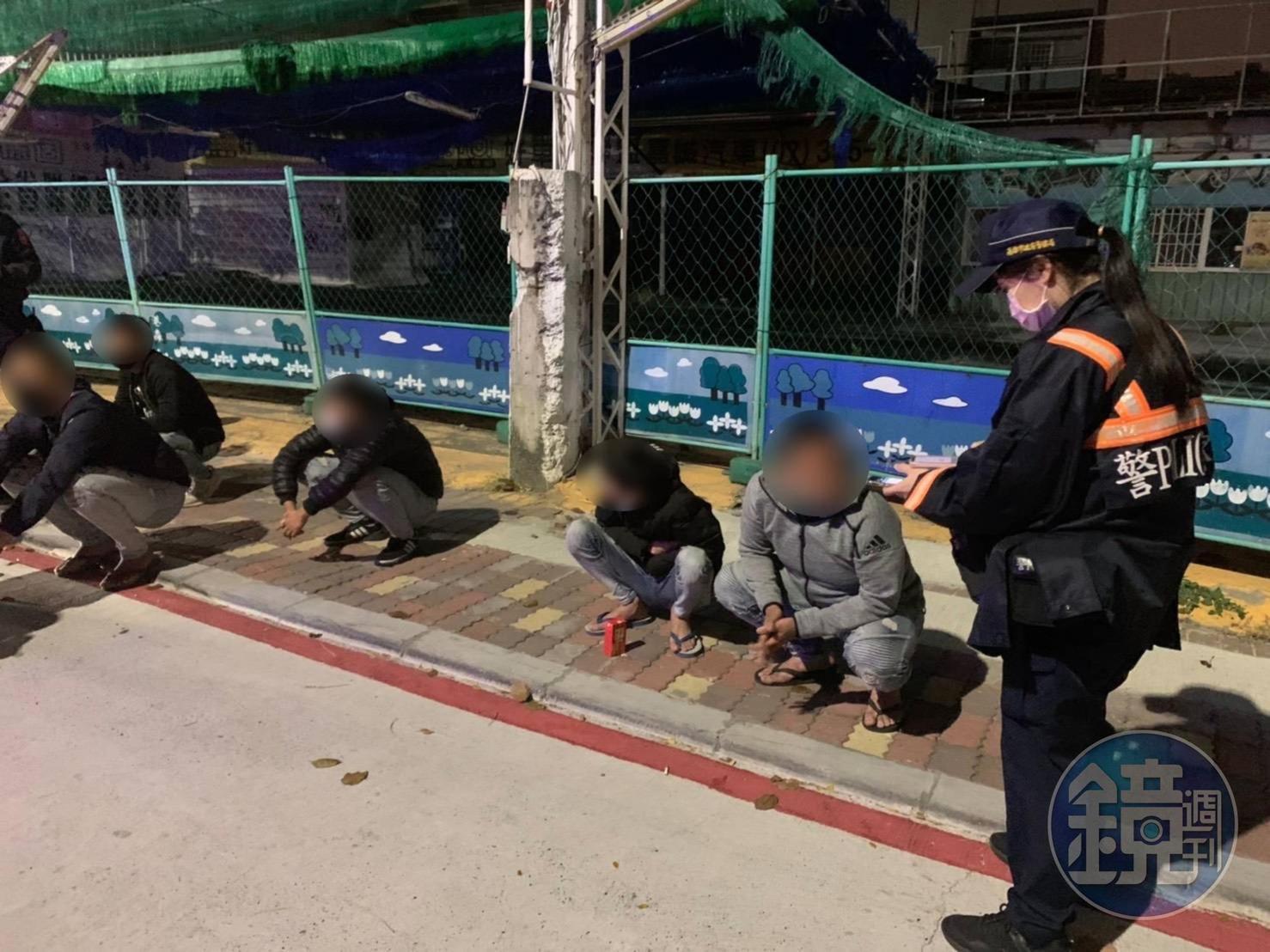 警方逮捕涉案的5人,其中有4人是未成年少年。(讀者提供)