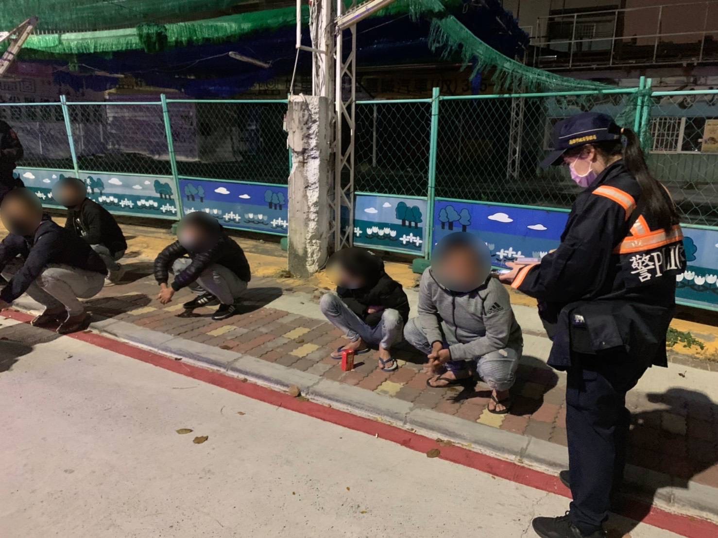 警方逮捕涉案的5人，其中有4人是未成年少年。（讀者提供）