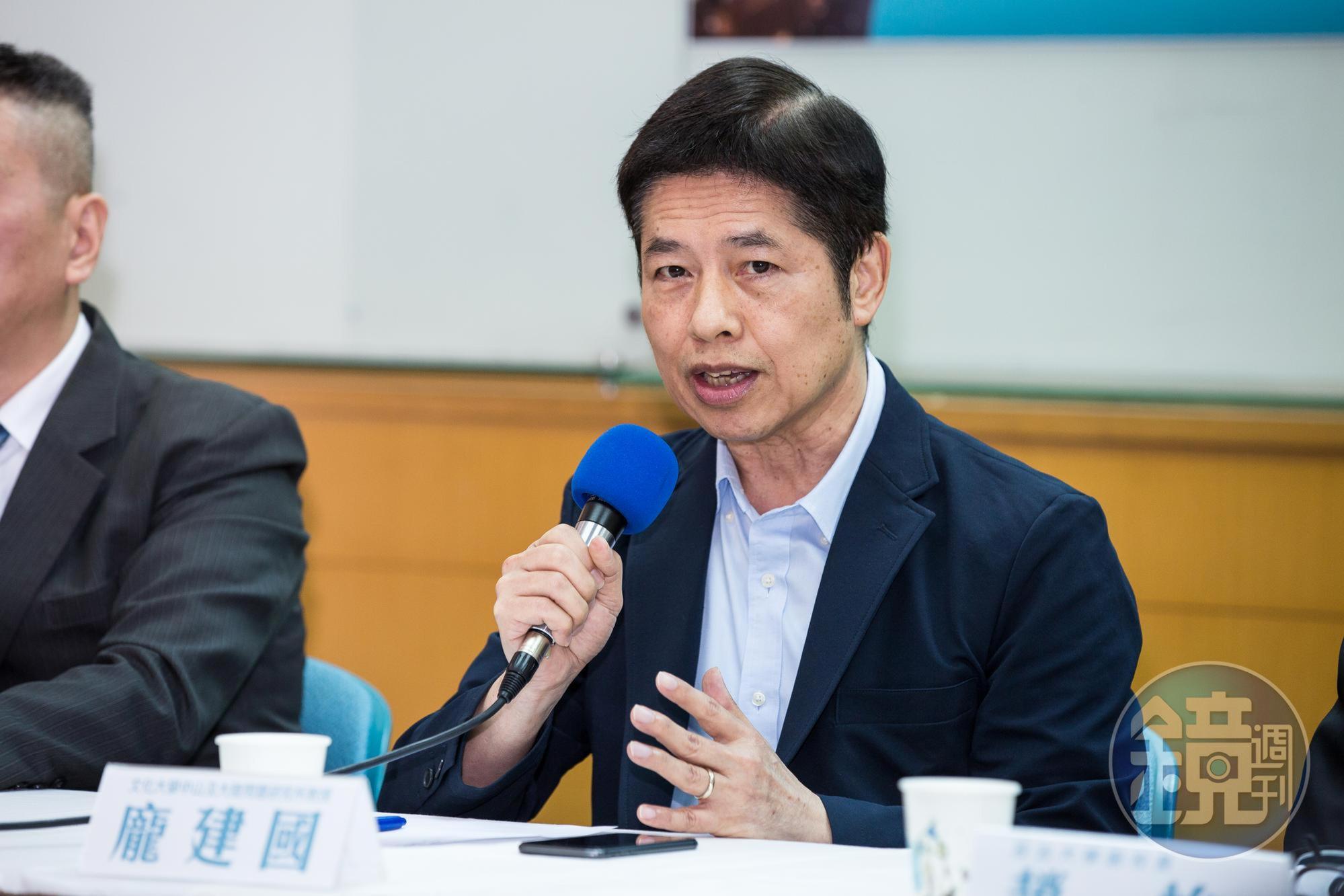 前國民黨立委龐建國驚傳墜樓,當場失去生命跡象。