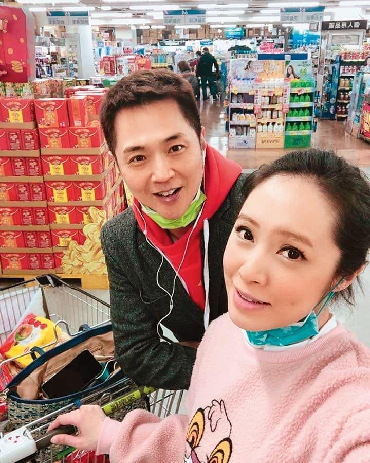 宋達民跟老婆洪百榕對戲,讓他重來很多遍。(翻攝洪百榕IG)