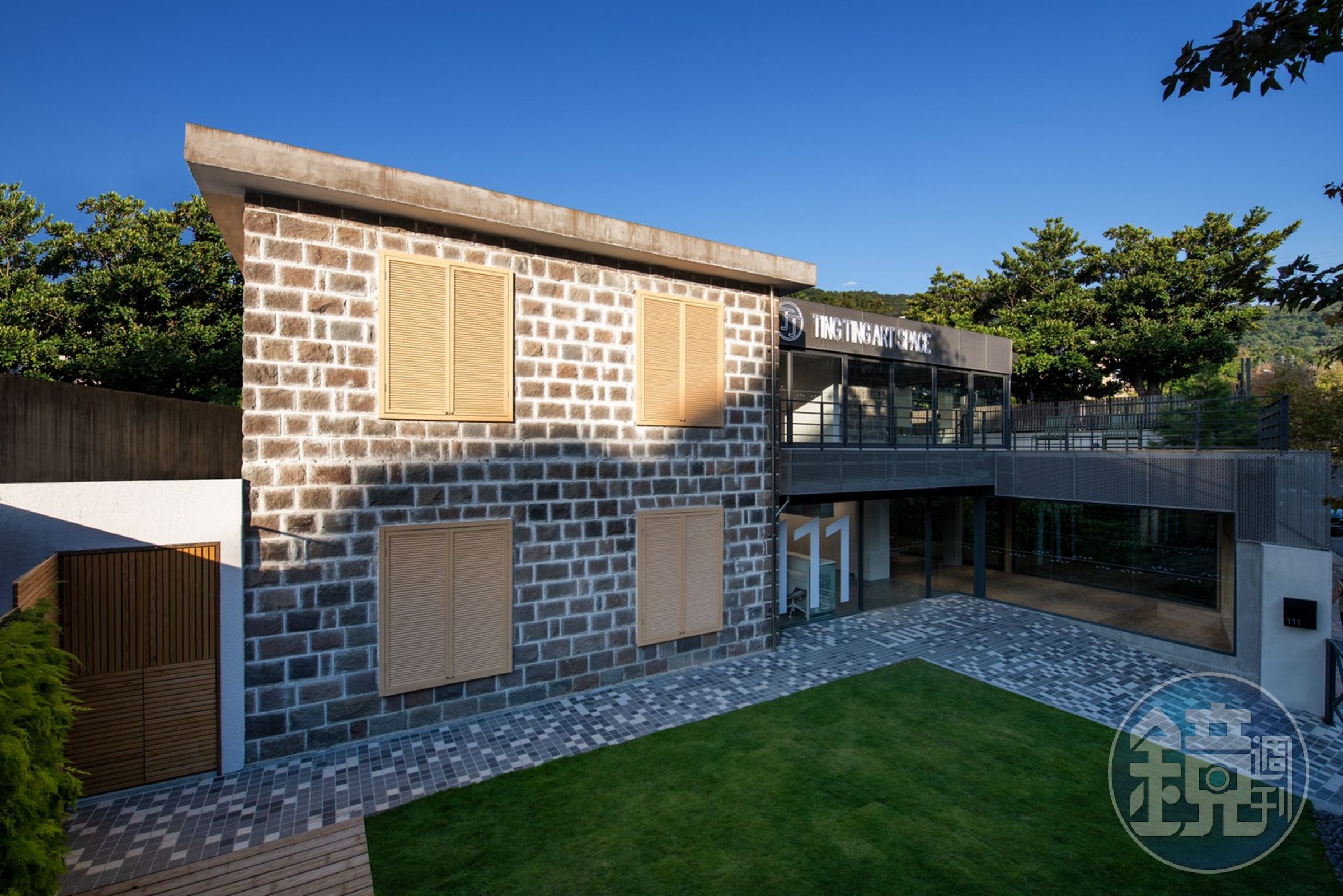 丁春誠將54年歷史的石造洋房改建為百坪全新藝文場域（TIN TIN STUDIO 提供 ）