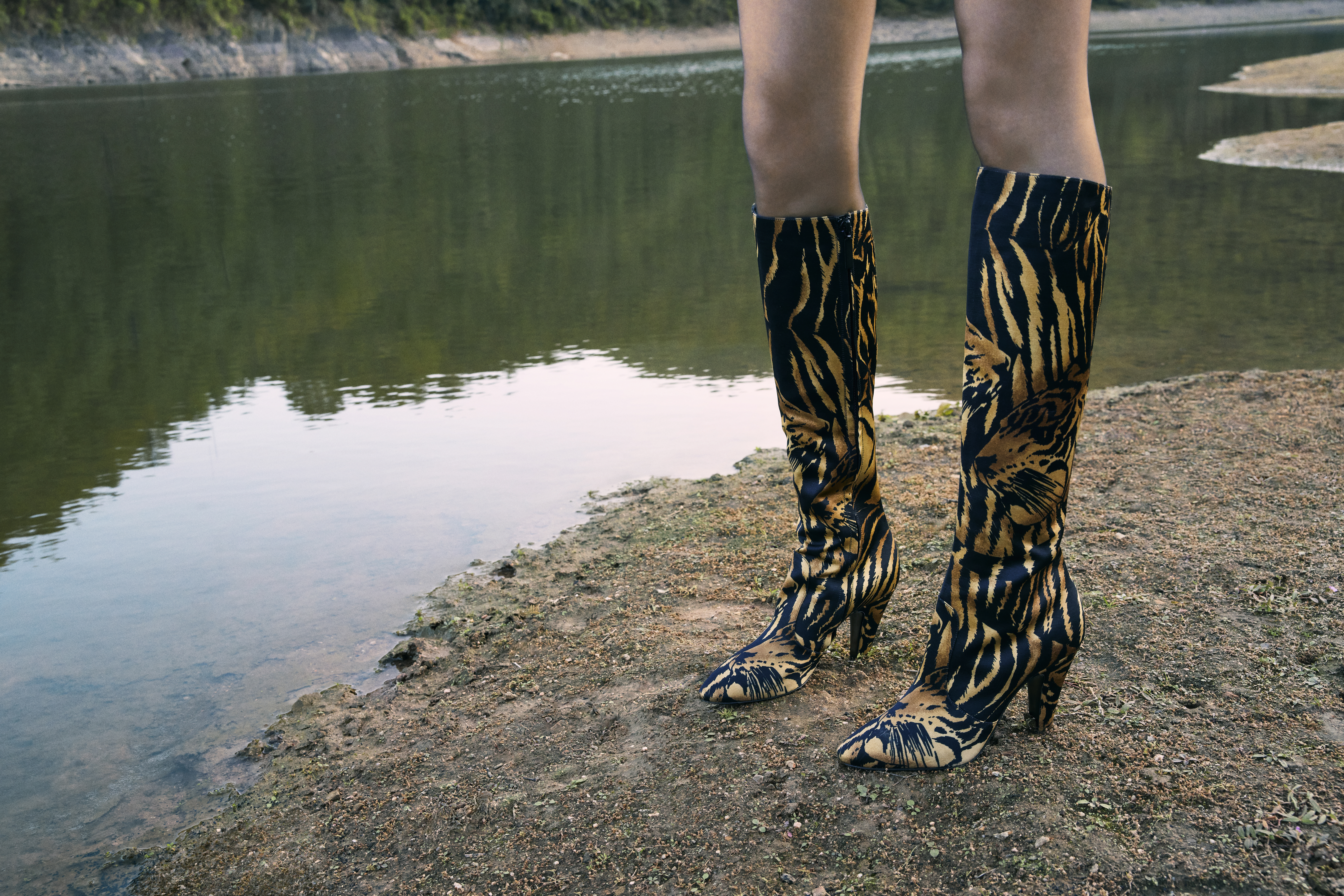 SAINT LAURENT 2022新春限定系列，以虎年的原生力量為圖騰。（SAINT LAURENT提供）