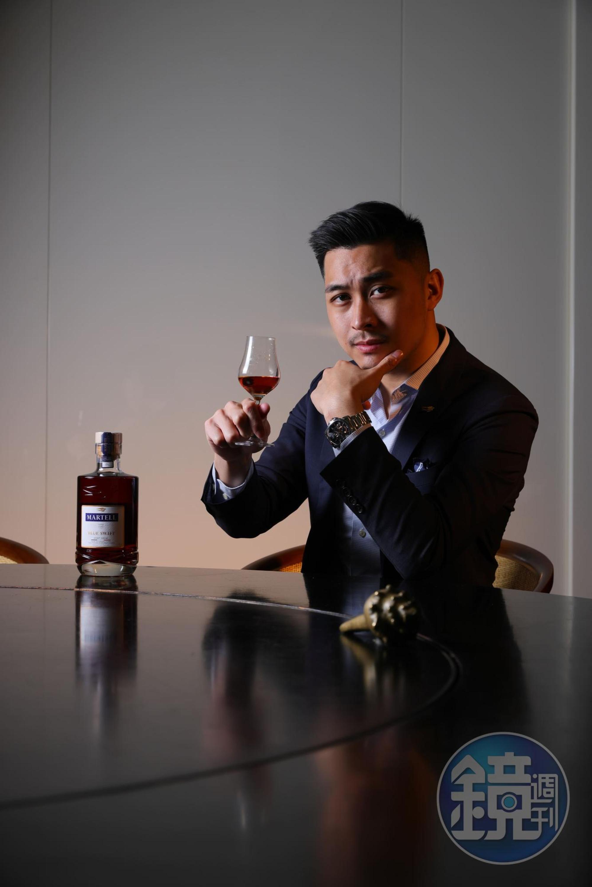 馬爹利品牌大使林承誼述起自家酒款,有著與品牌氣質相符、從容不迫的優雅。