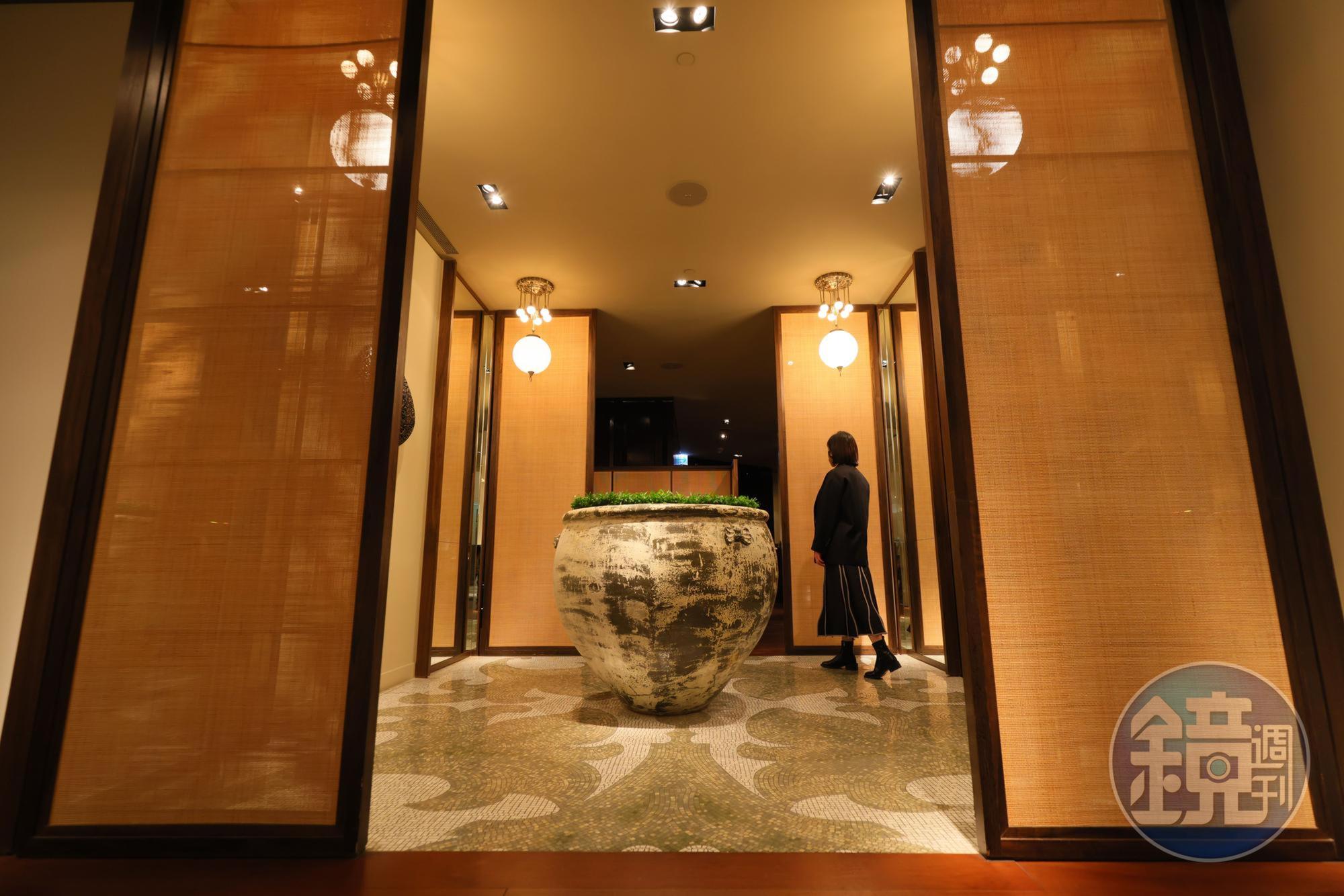 雅閣除了包廂,開放式用餐環境亦優雅舒適。