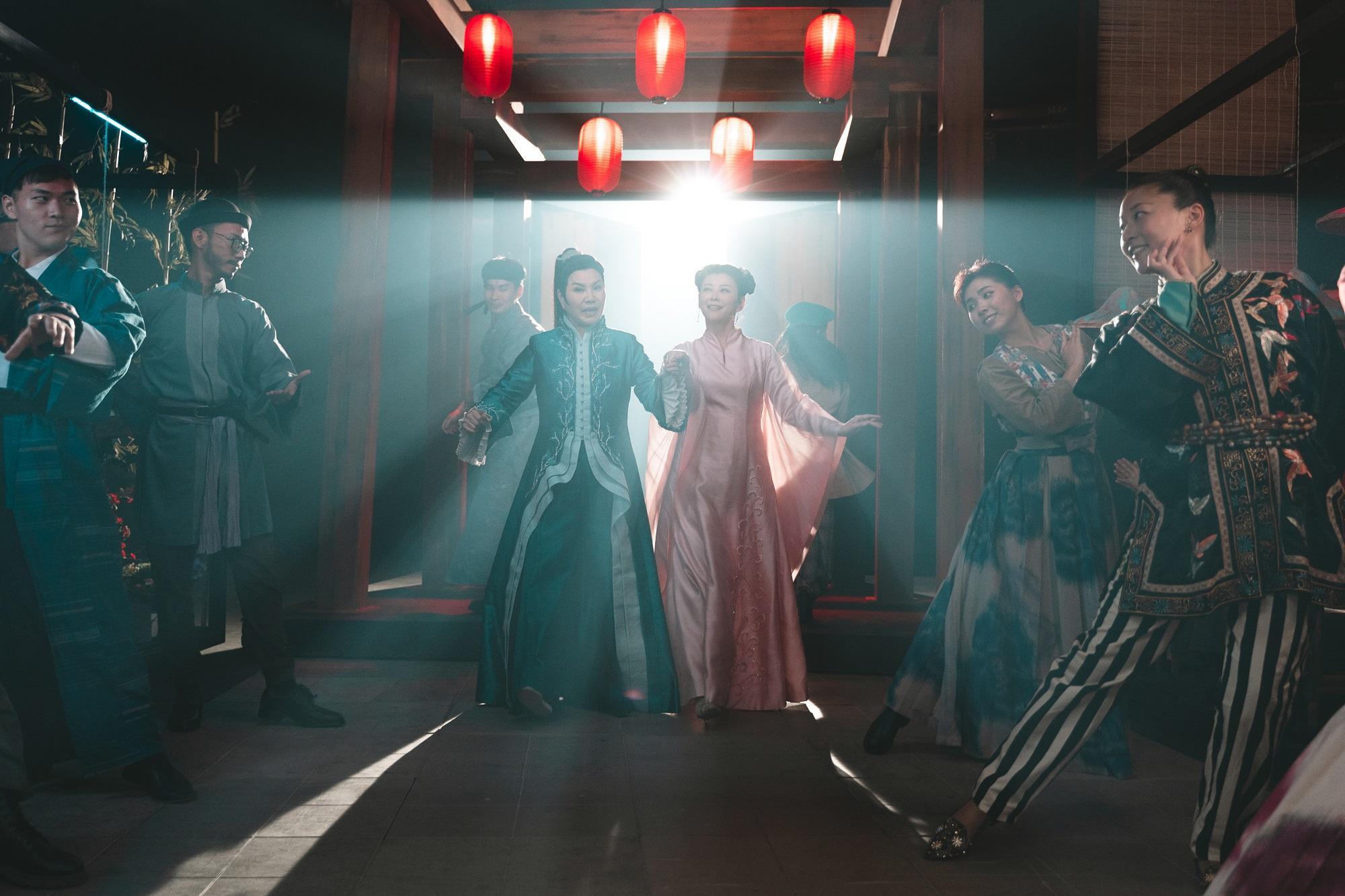 《孟婆客棧》將傳統歌仔戲融合現代編曲，歌曲製作相當繁複費時。（民視提供）