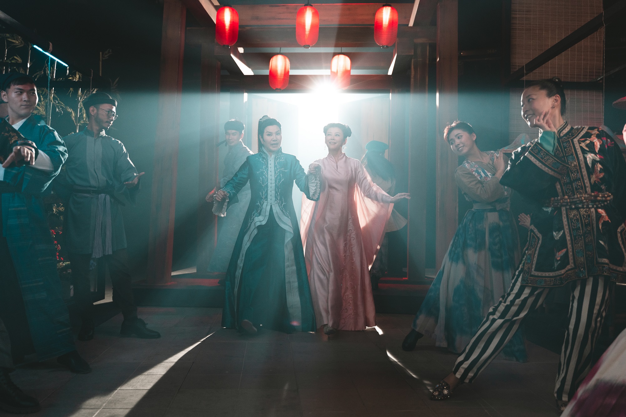 《孟婆客棧》將傳統歌仔戲融合現代編曲,歌曲製作相當繁複費時。(民視提供)