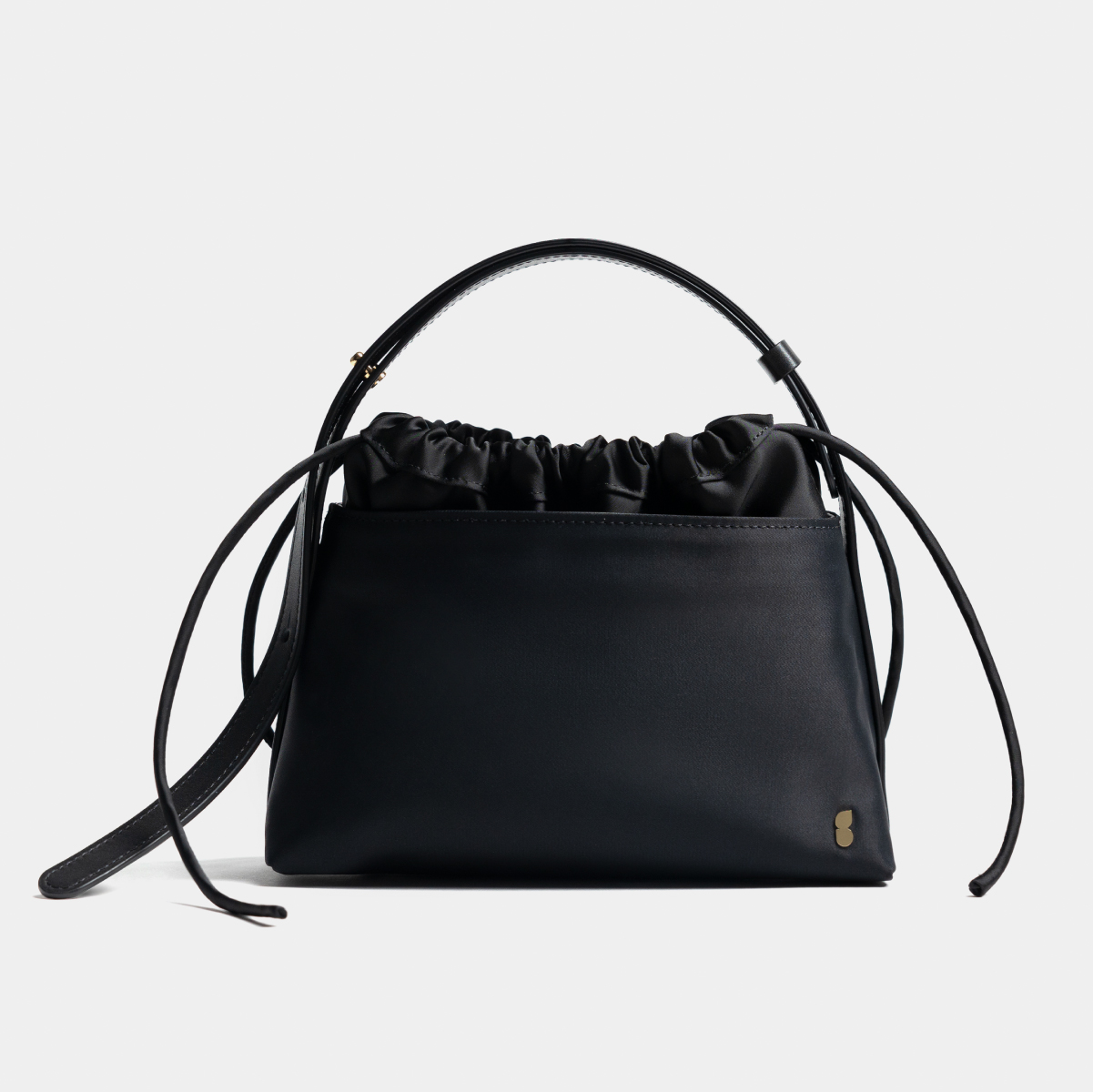 GOODIOUS Mini Drawstring Pouch 肩下包 NT$6,280 ARTIFACTS。(ARTIFACTS提供)