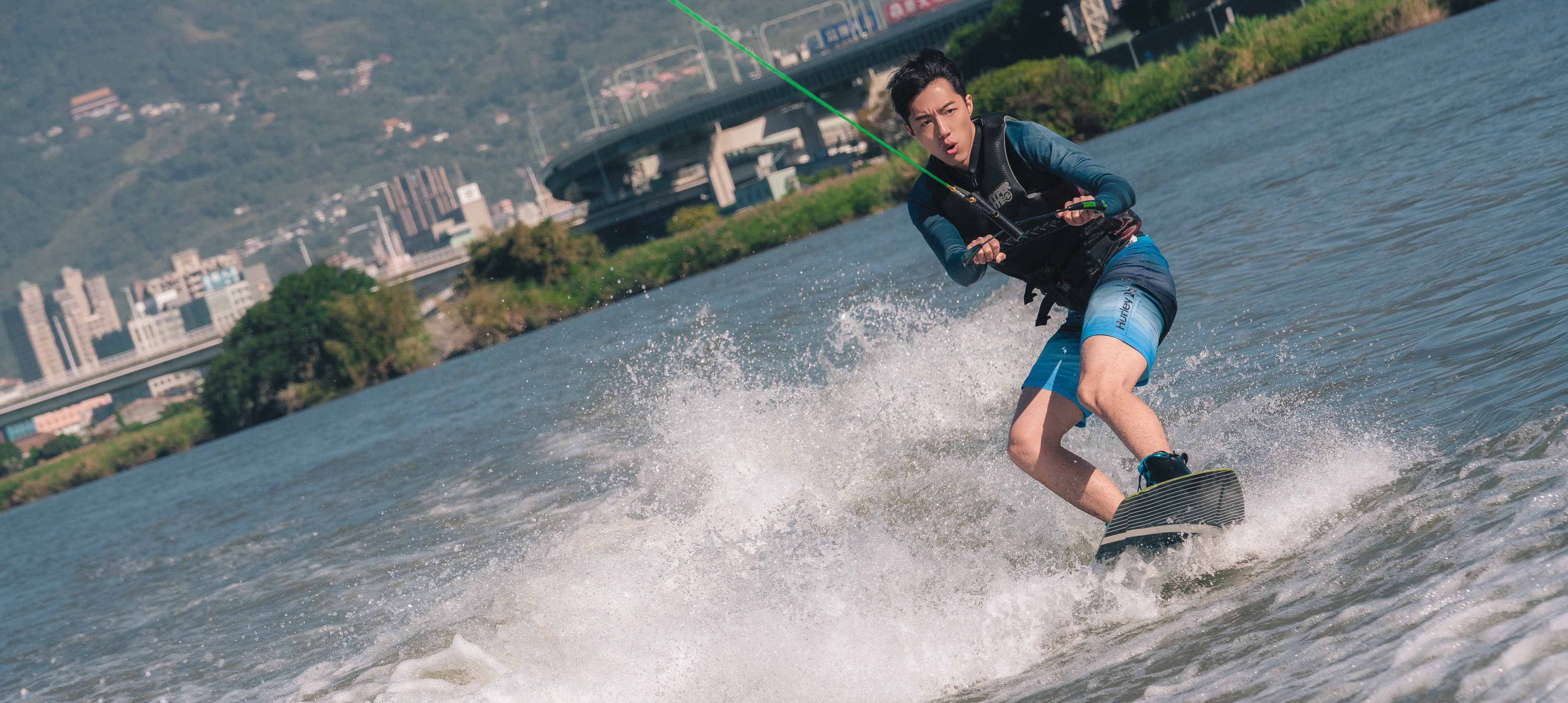 蔡凡熙滑水的姿勢有模有樣，但他一開始很沒自信，以為自己會做不好。（皮諾丘電影提供）