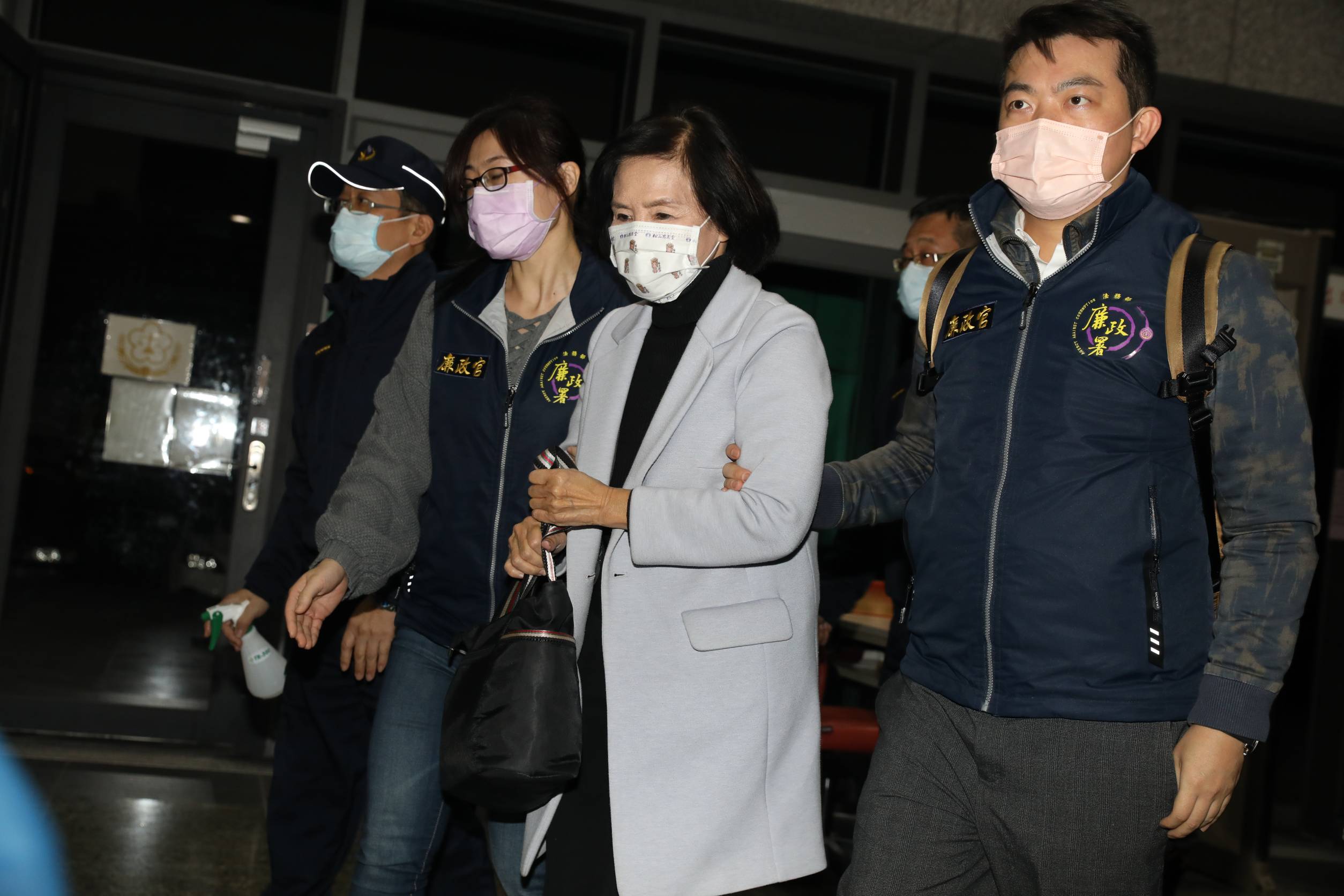 宜蘭縣長林姿妙涉及開發弊案，經漏夜偵訊於今早無保請回。