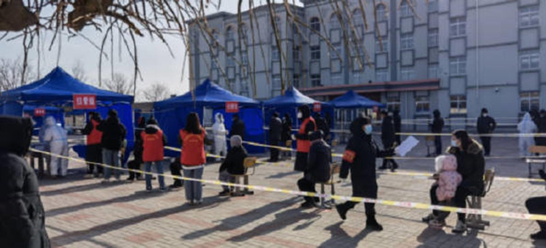 中國天津、寧波、大連三個重要港口,爆出新冠疫情,專家憂心可能會衝擊全球供應鏈。(翻攝自天津發布微博)