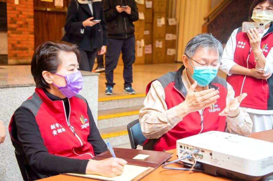 黃珊珊(左)今日於臉書表示,劍潭檢疫所234間房的量能。(翻攝自黃珊珊臉書)