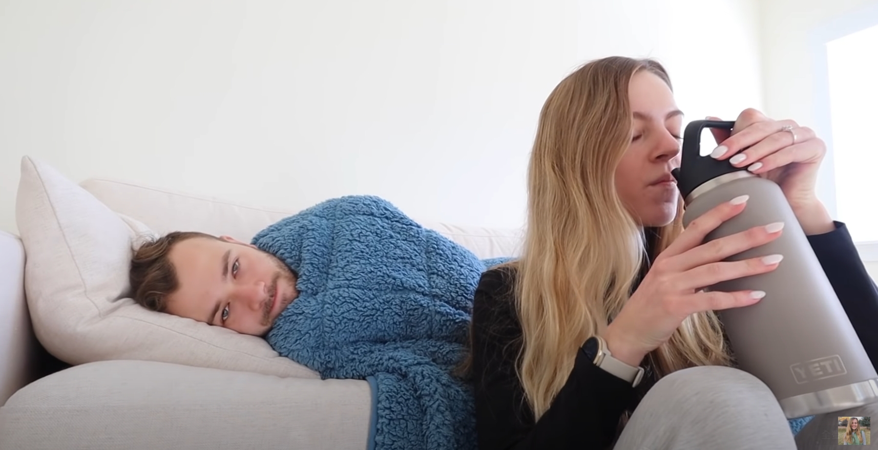 百萬網紅莫彩曦與老公Adam確診COVID-19。（翻攝自莫彩曦YouTube頻道）