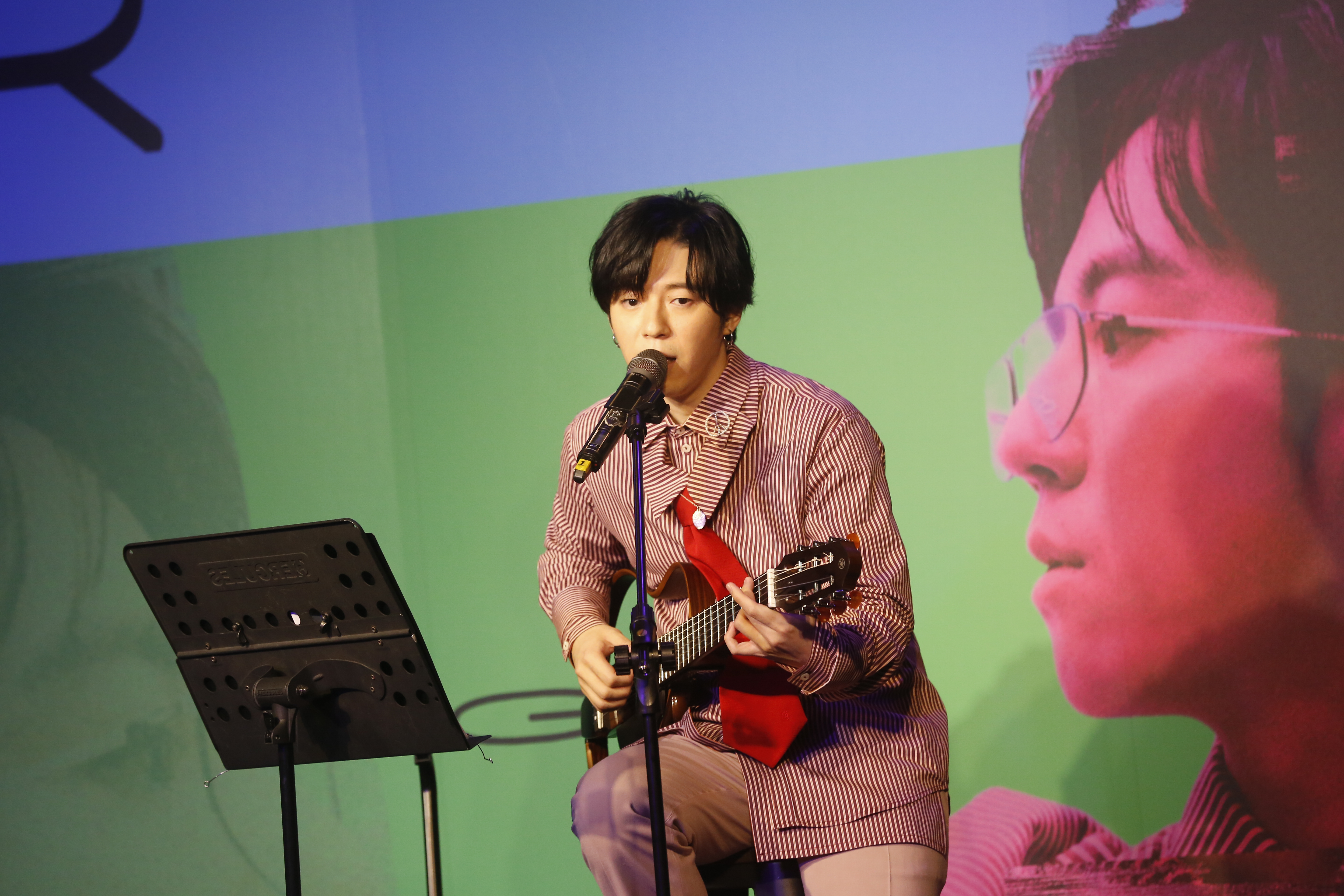 以最擅長的吉他 為歌迷近距離深情獻唱 特調天后組曲COCO李玟瞞著GJ驚喜獻「聲」。