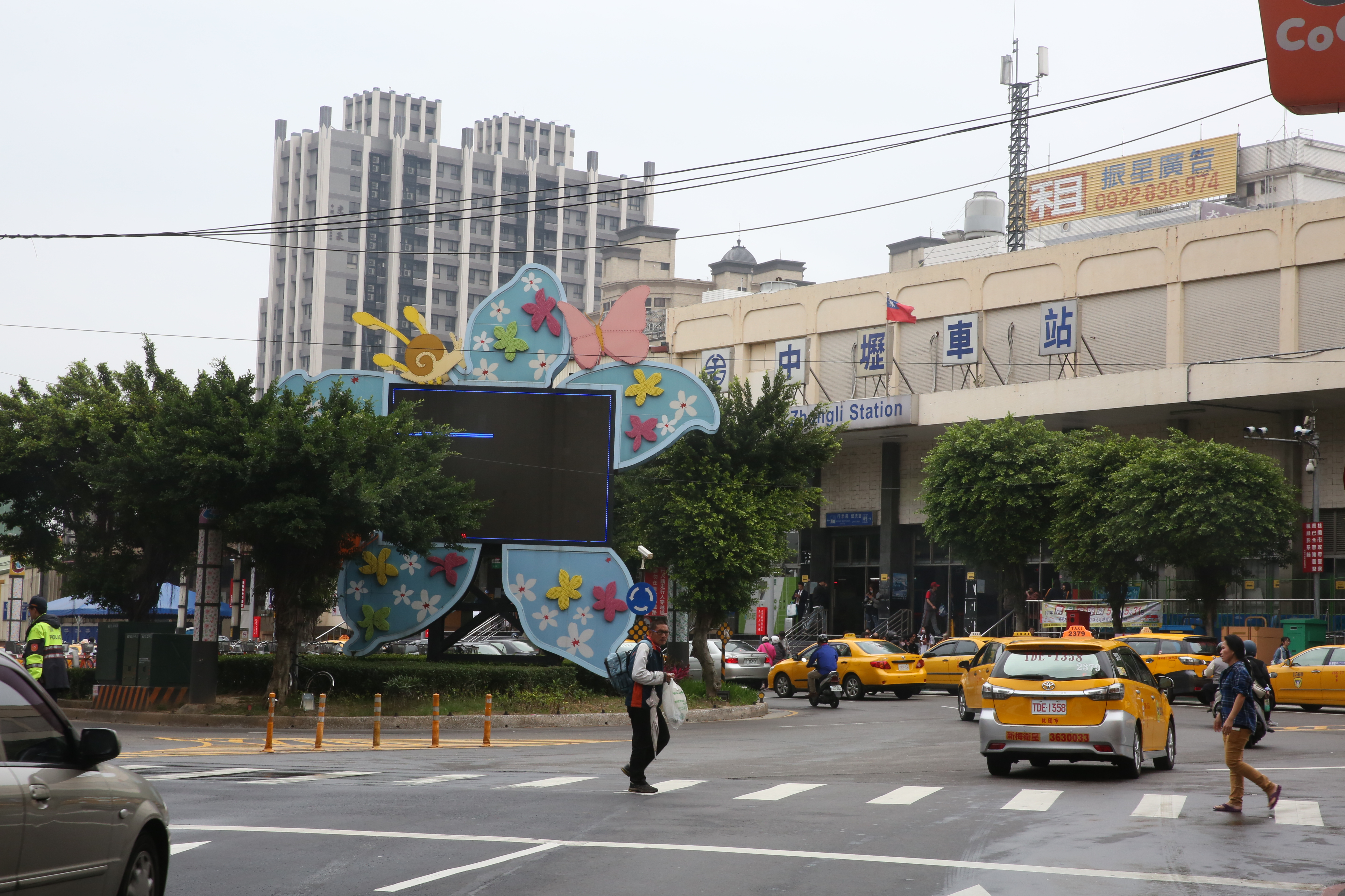 桃機群聚感染持延燒，昨晚（16日）桃園市中壢區3所學校及幼兒園因有學生確診，緊急停課，示意圖。（資料照）